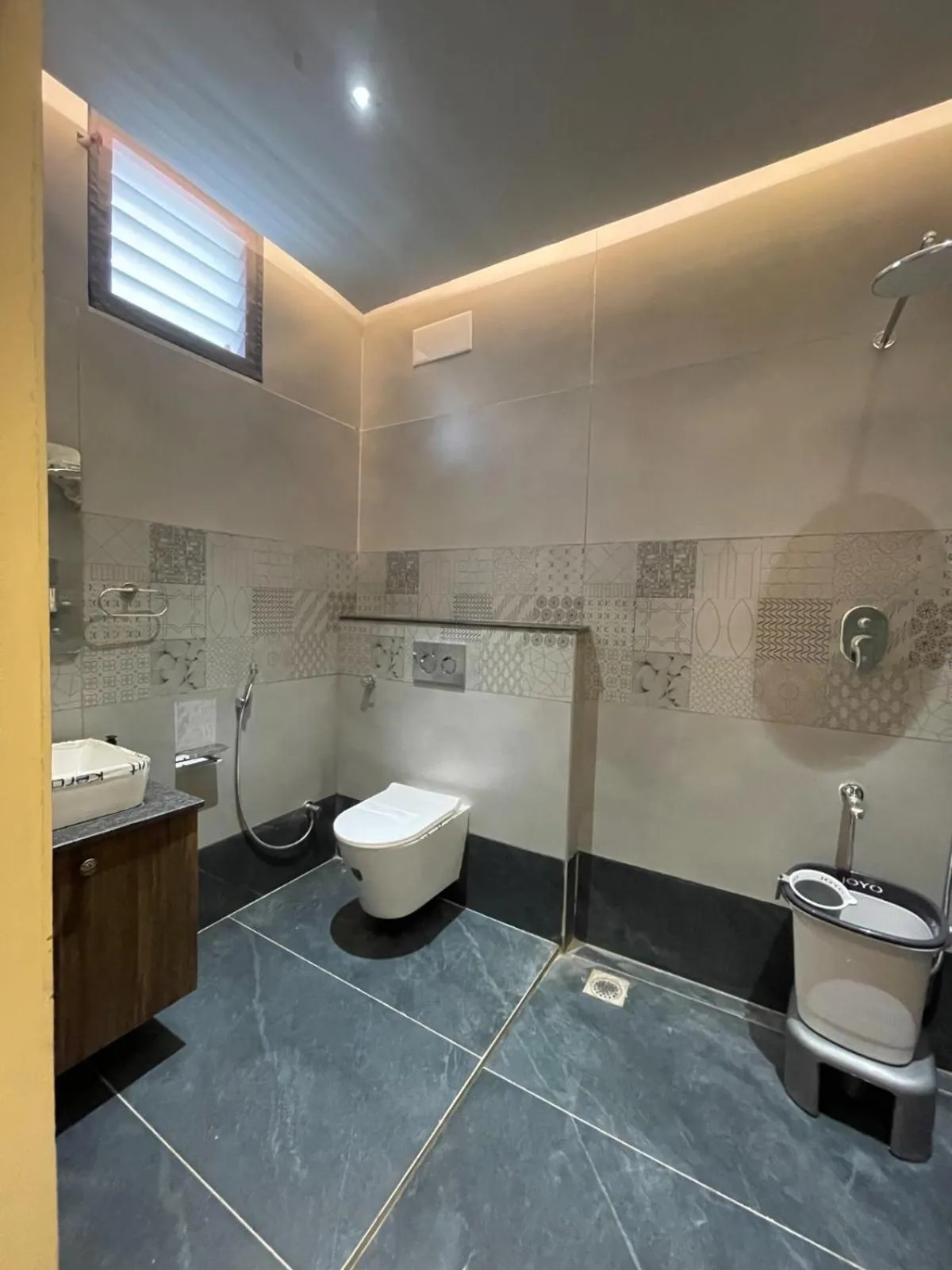 Bathroom in Suthanthira stay Inn