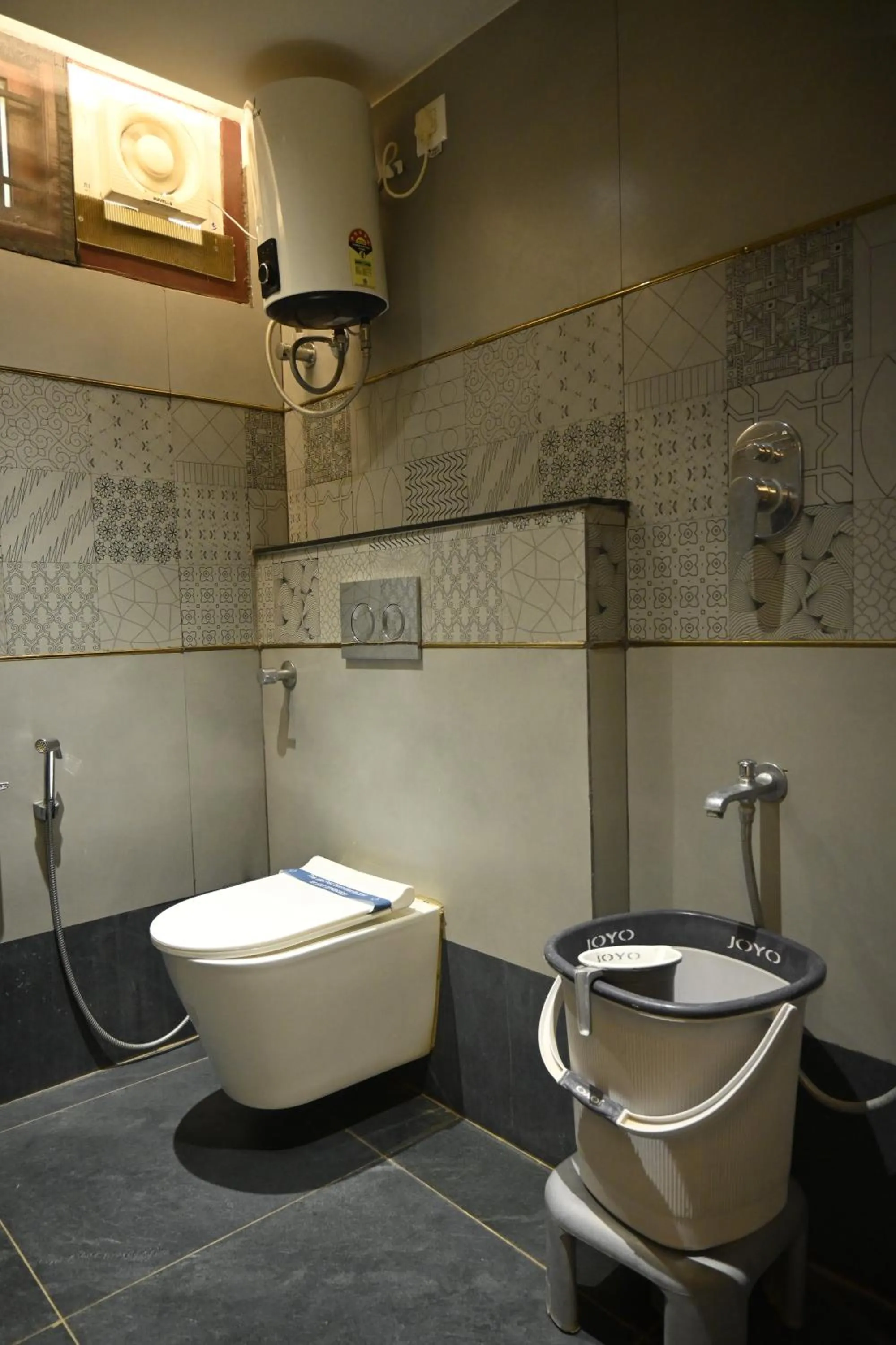 Bathroom in Suthanthira stay Inn