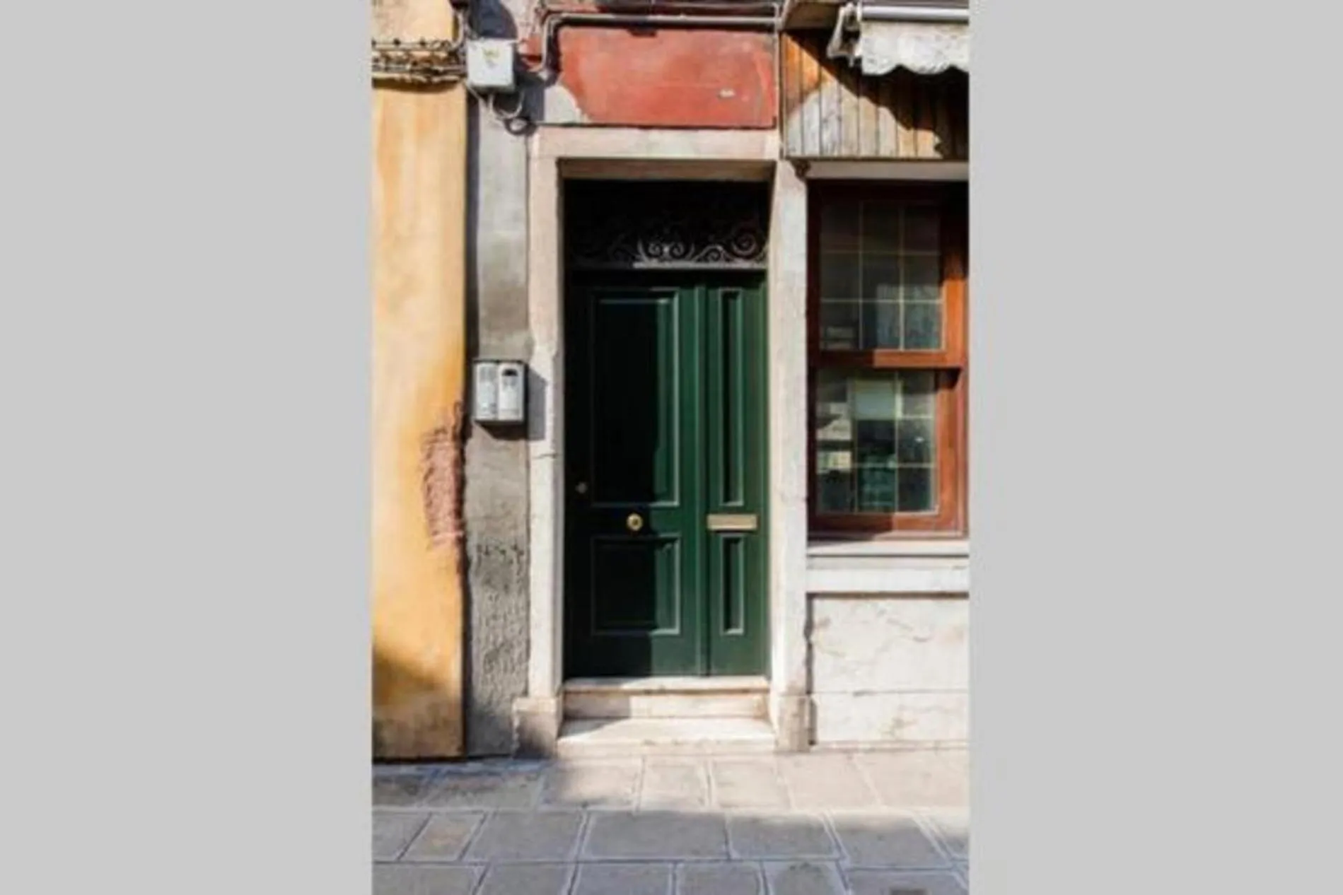 Facade/entrance in Inlaguna