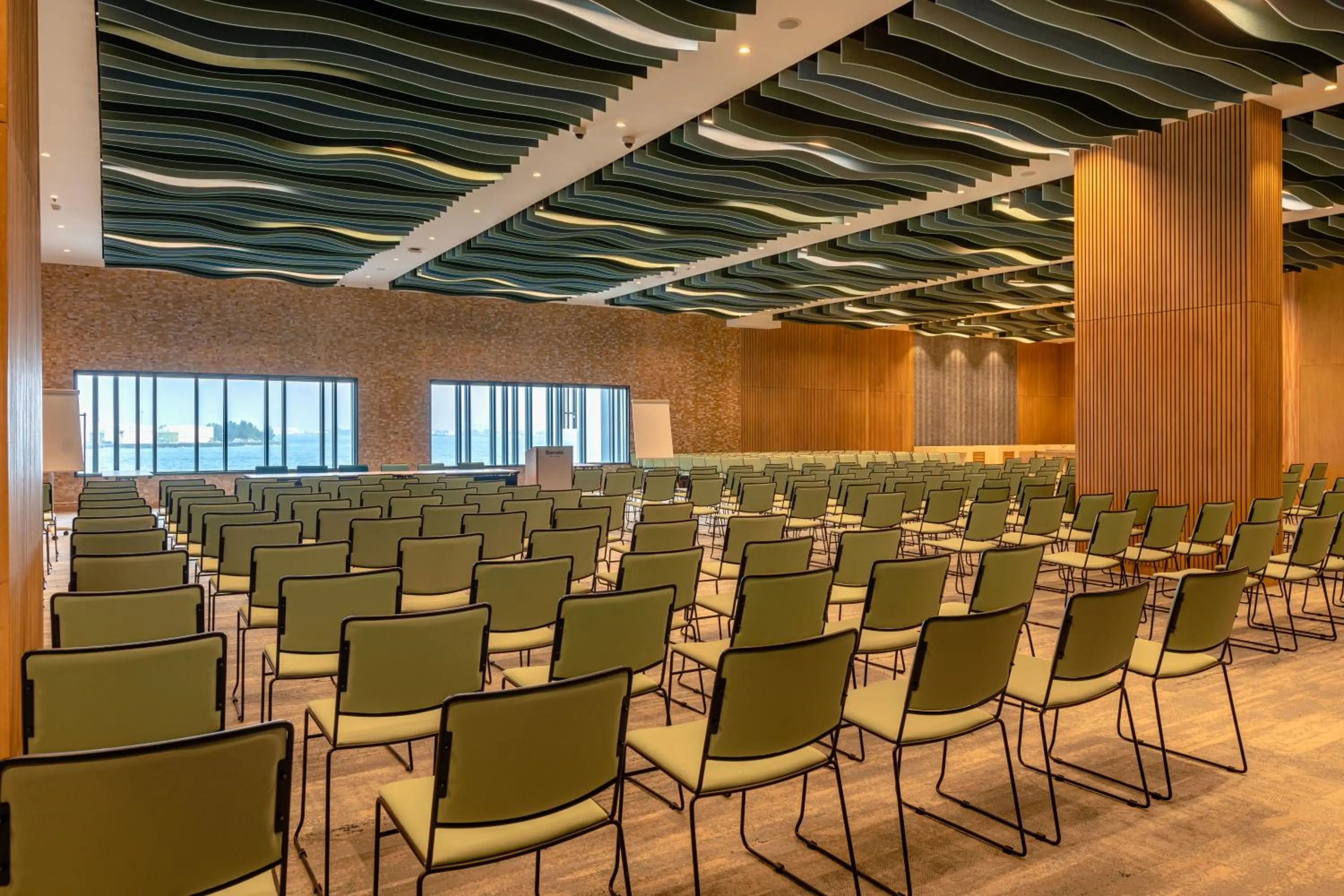 Meeting/conference room in Barceló Nasandhura Male