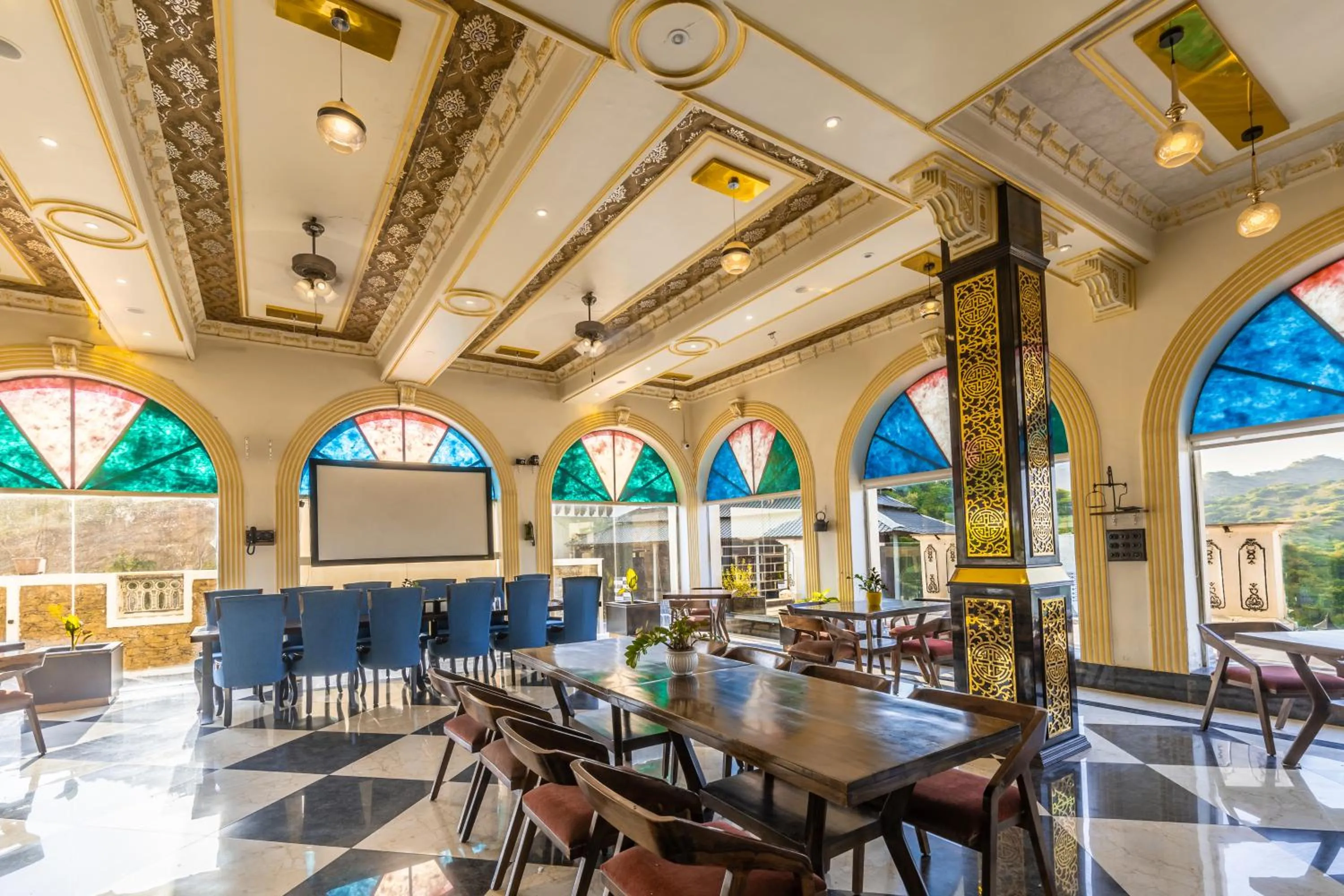 Restaurant/places to eat in Clarks Resort , Ajmer