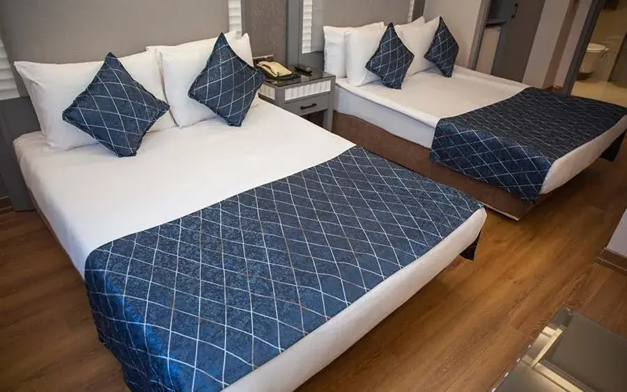 Triple Room in Mineo Park Hotel Triple Room in Mineo Park Hotel