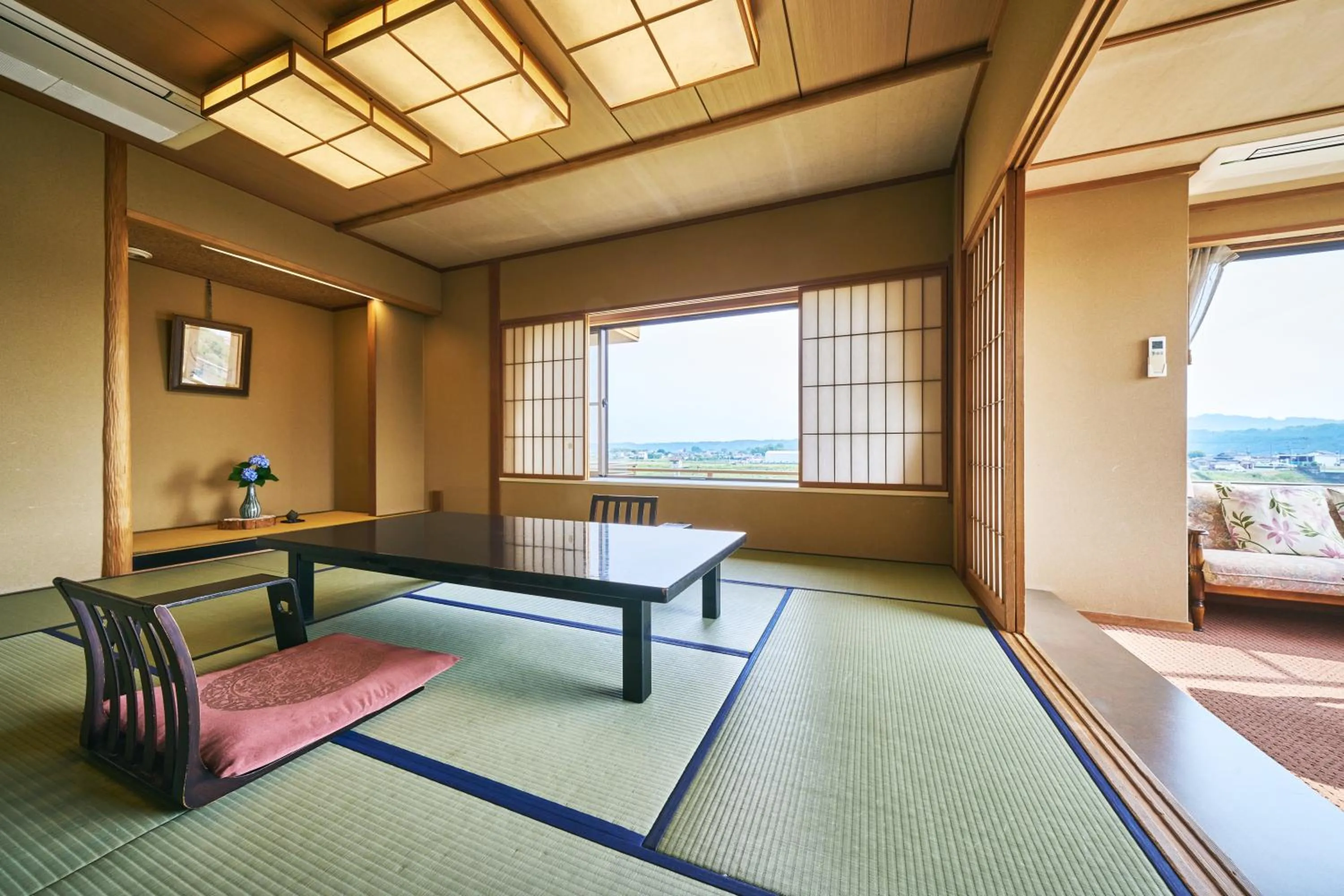 Photo of the whole room in Yamaga Onsen Seiryuso