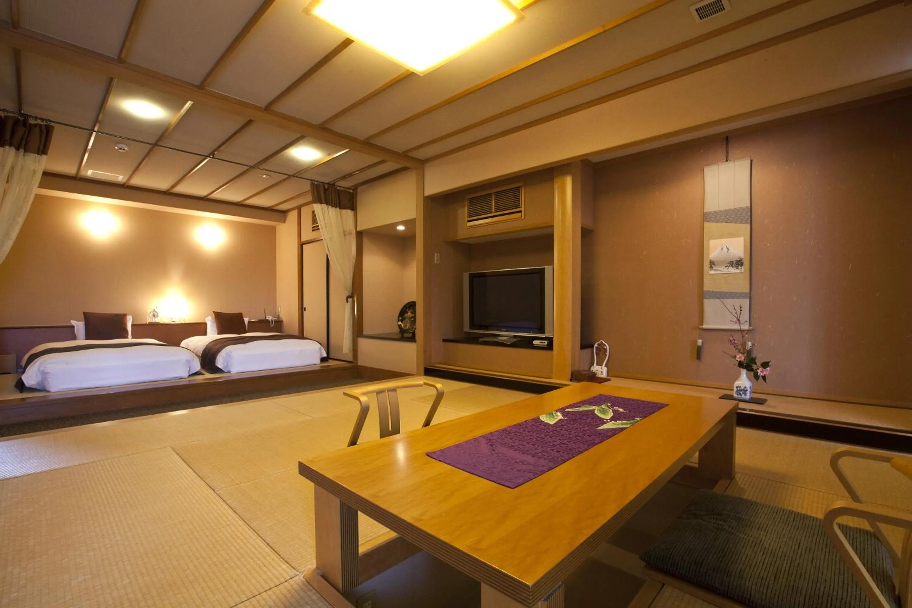Photo of the whole room, Bed in Yamaga Onsen Seiryuso
