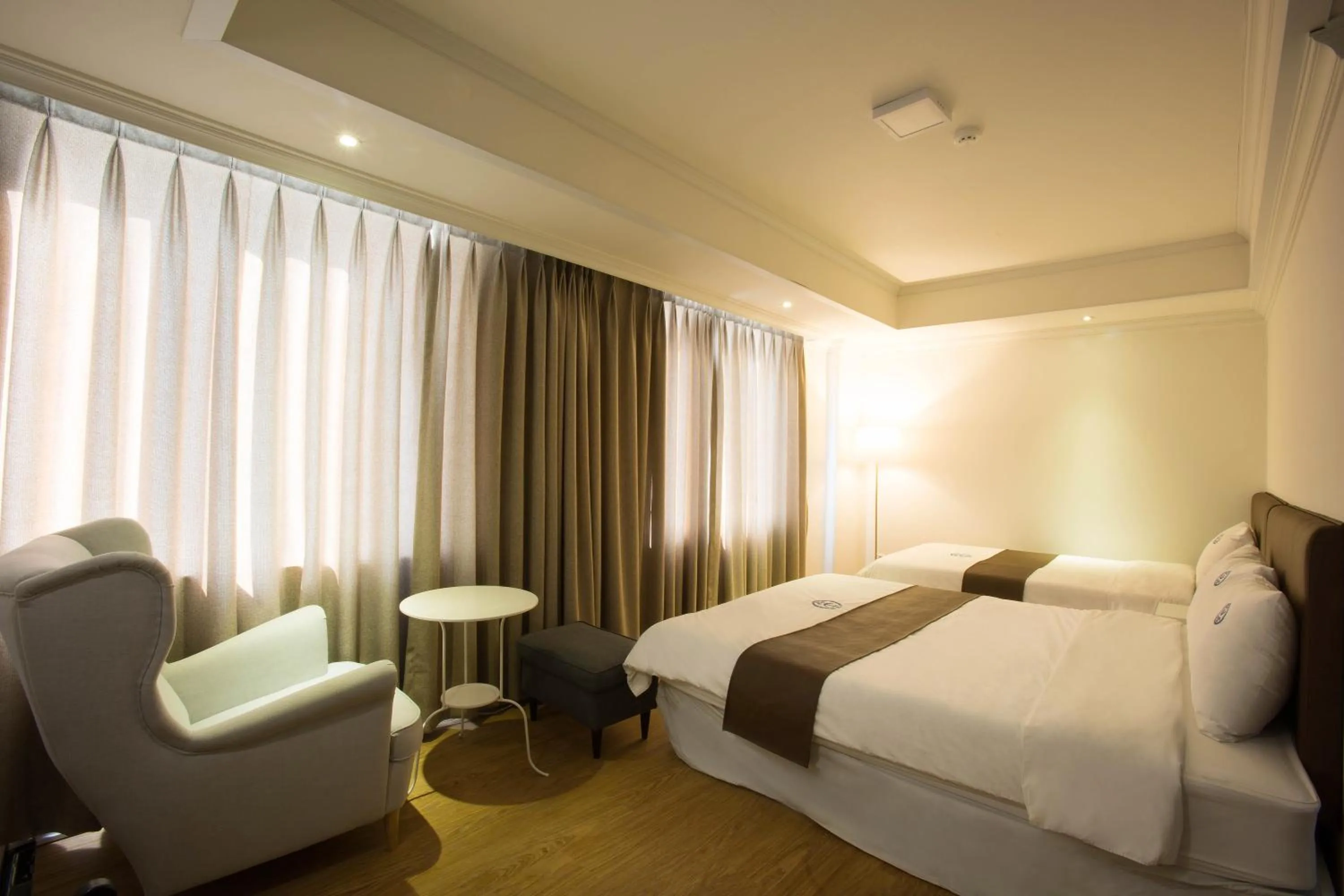 Bed in Hillside Hotel