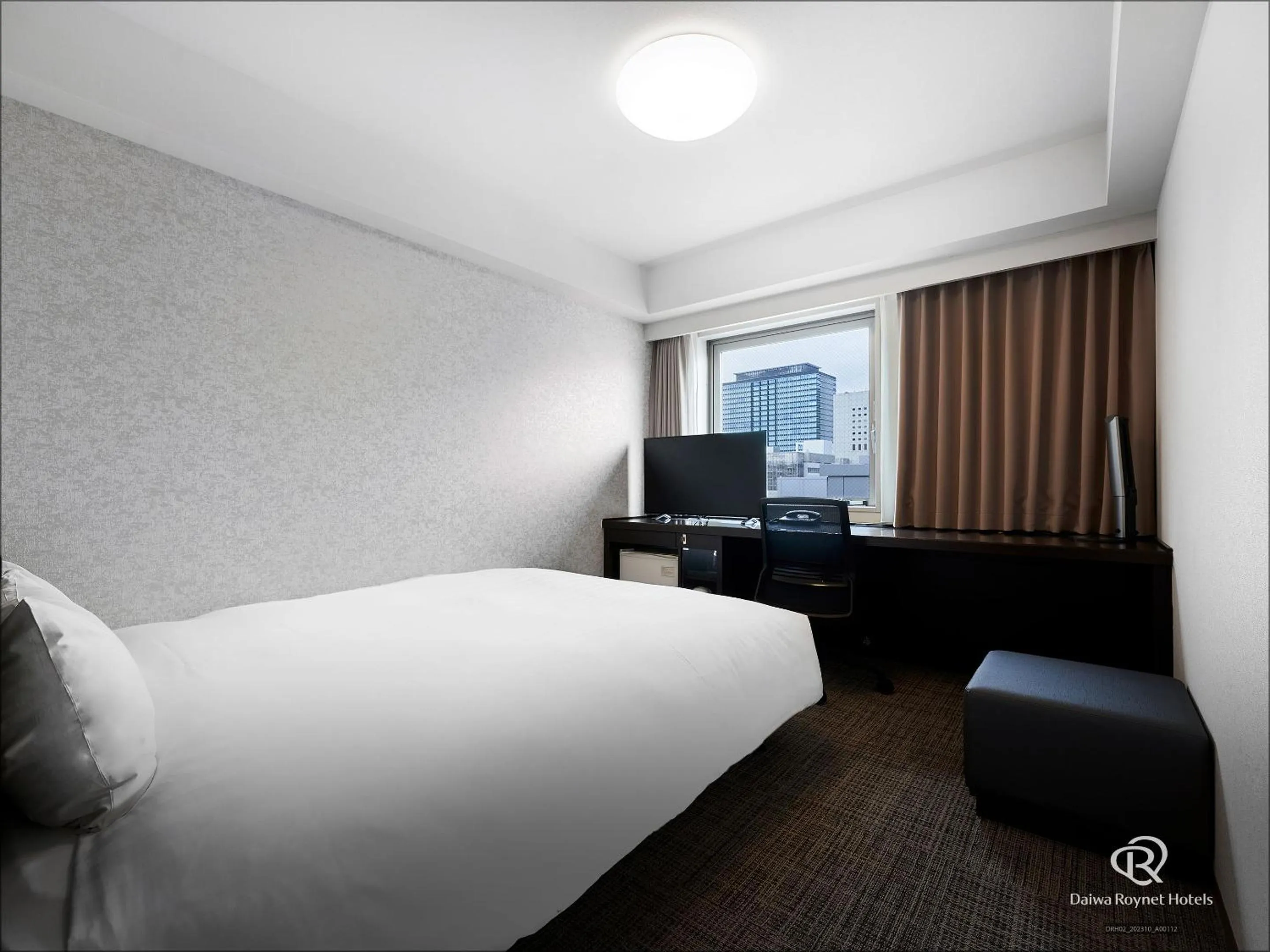 Bed in Daiwa Roynet Hotel Kawasaki