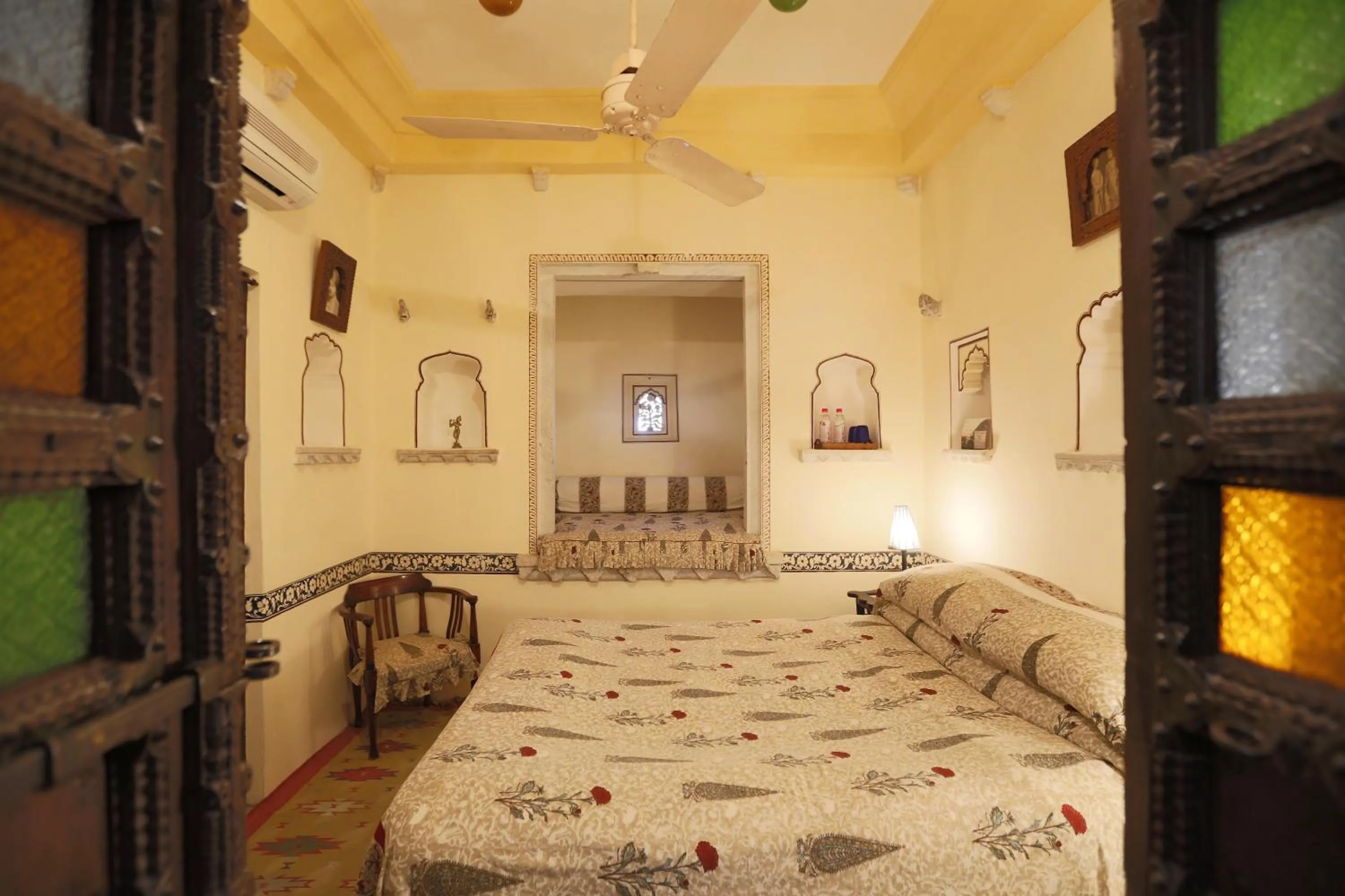 Bedroom, Bed in The Rawla Narlai - A Luxury Heritage Stay in Leopard Country