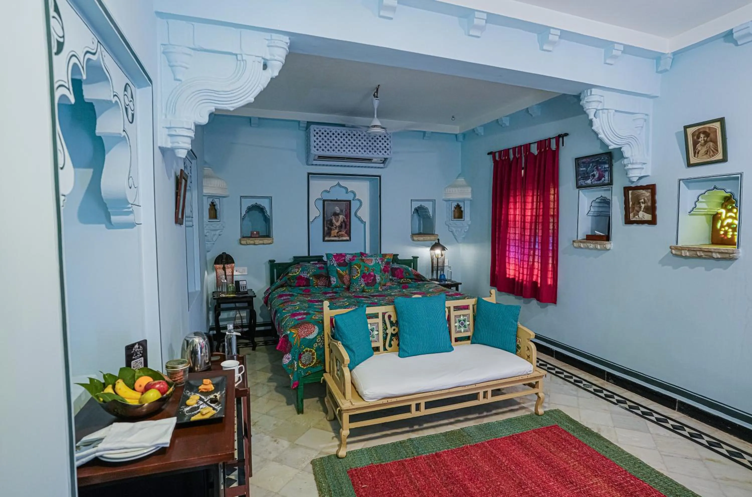 Bed in The Rawla Narlai - A Luxury Heritage Stay in Leopard Country