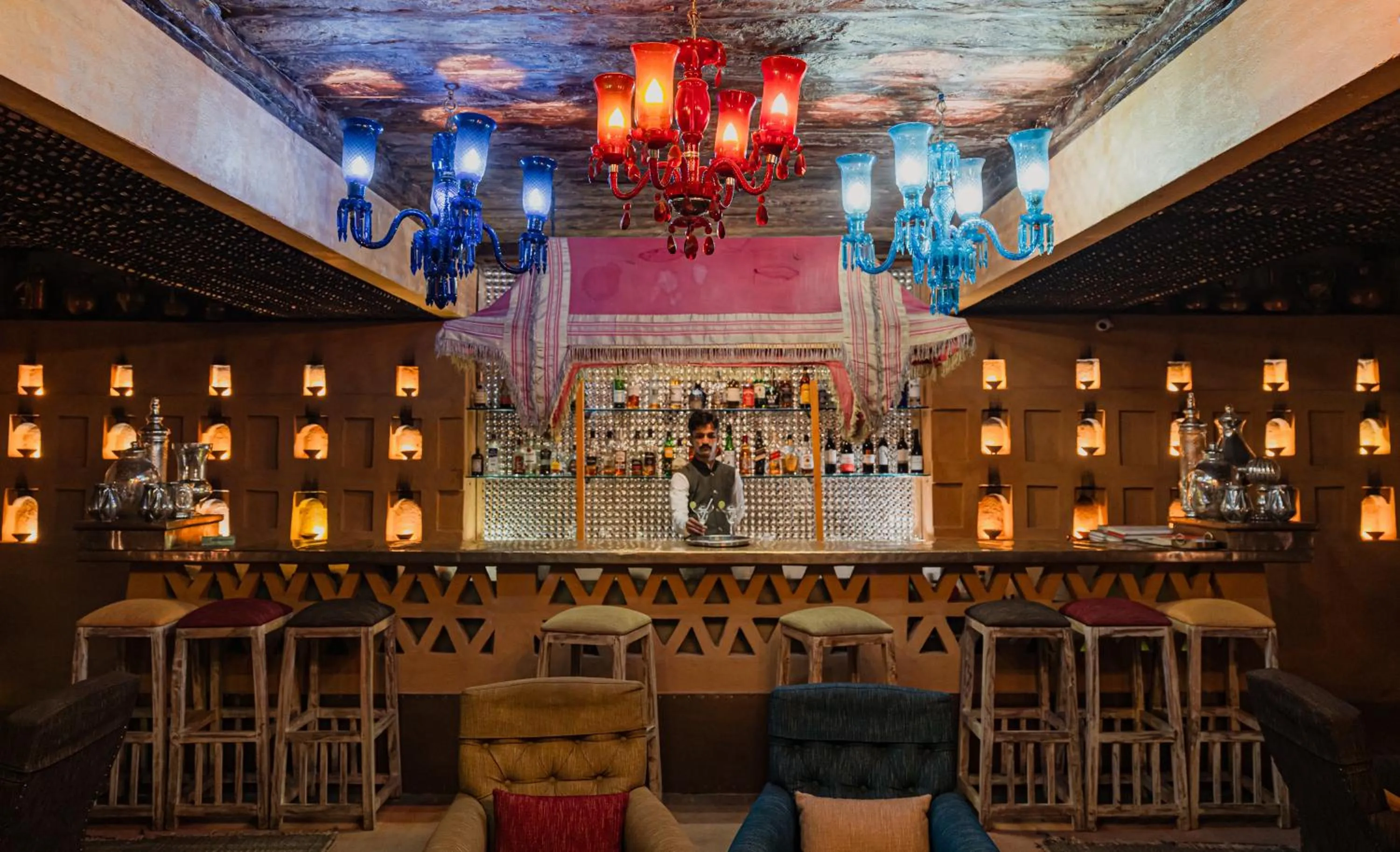 Lounge or bar in The Rawla Narlai - A Luxury Heritage Stay in Leopard Country