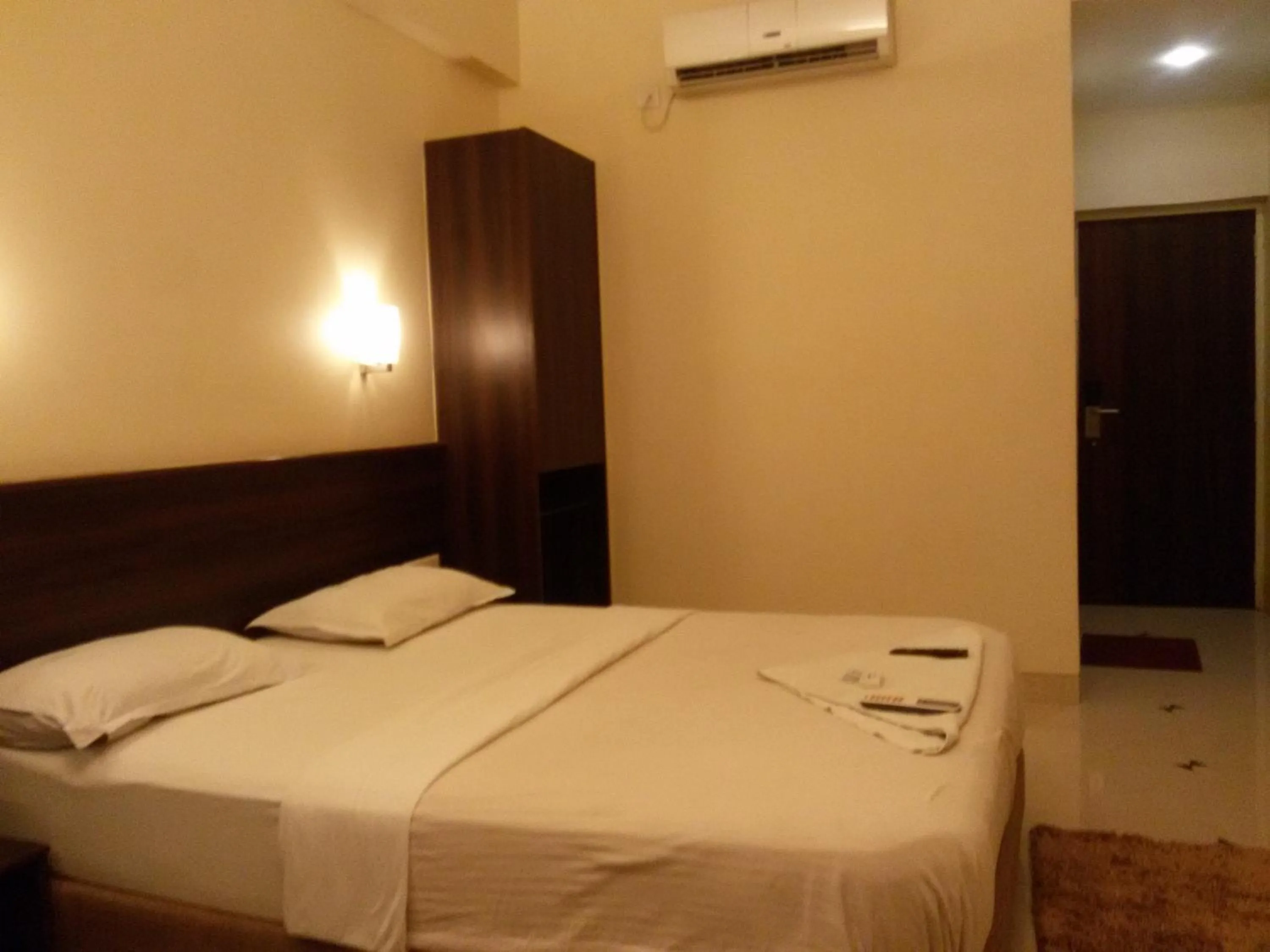 Bedroom, Bed in Hotel GreenLand-Elegant