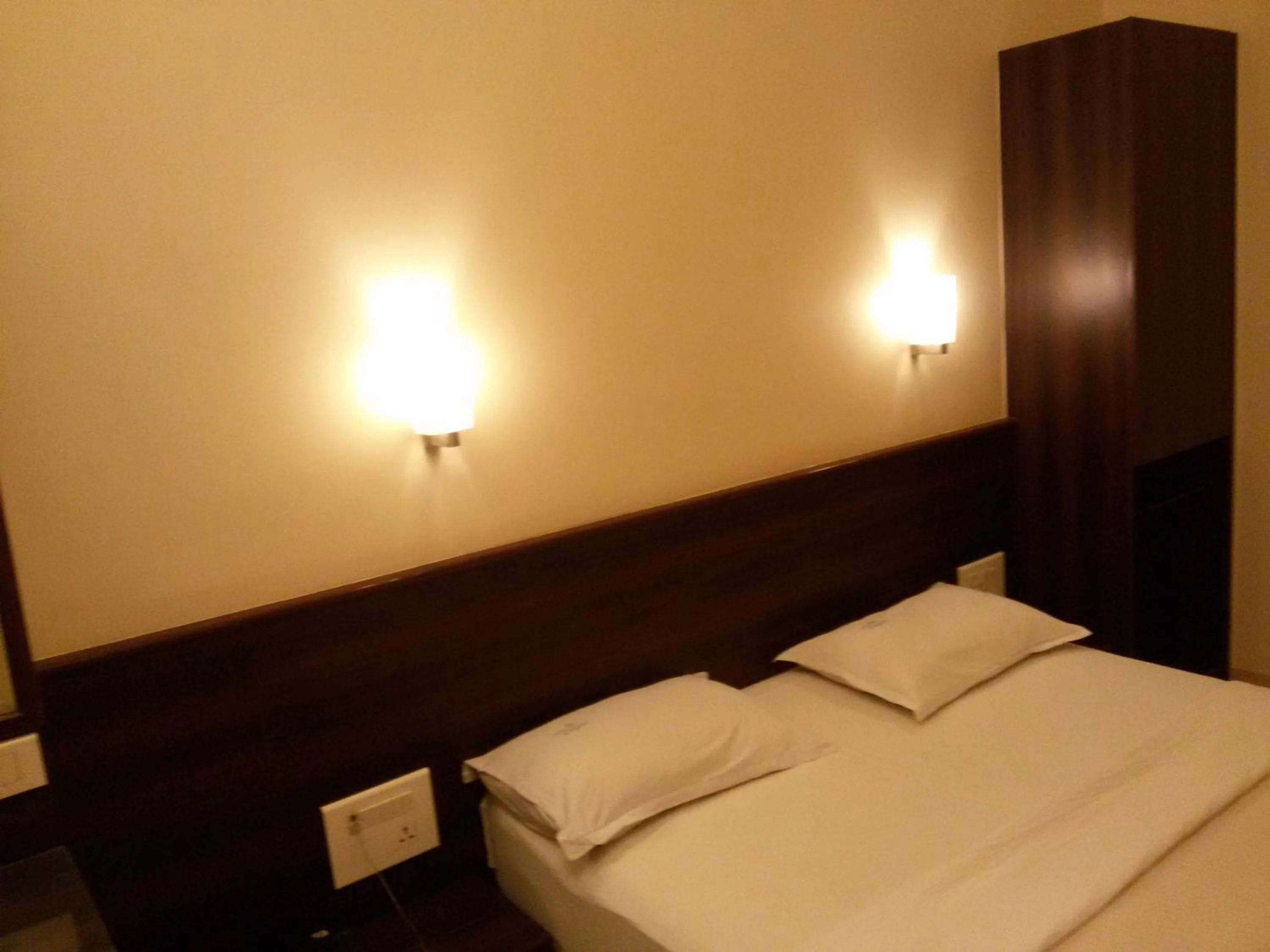 Bedroom, Bed in Hotel GreenLand-Elegant