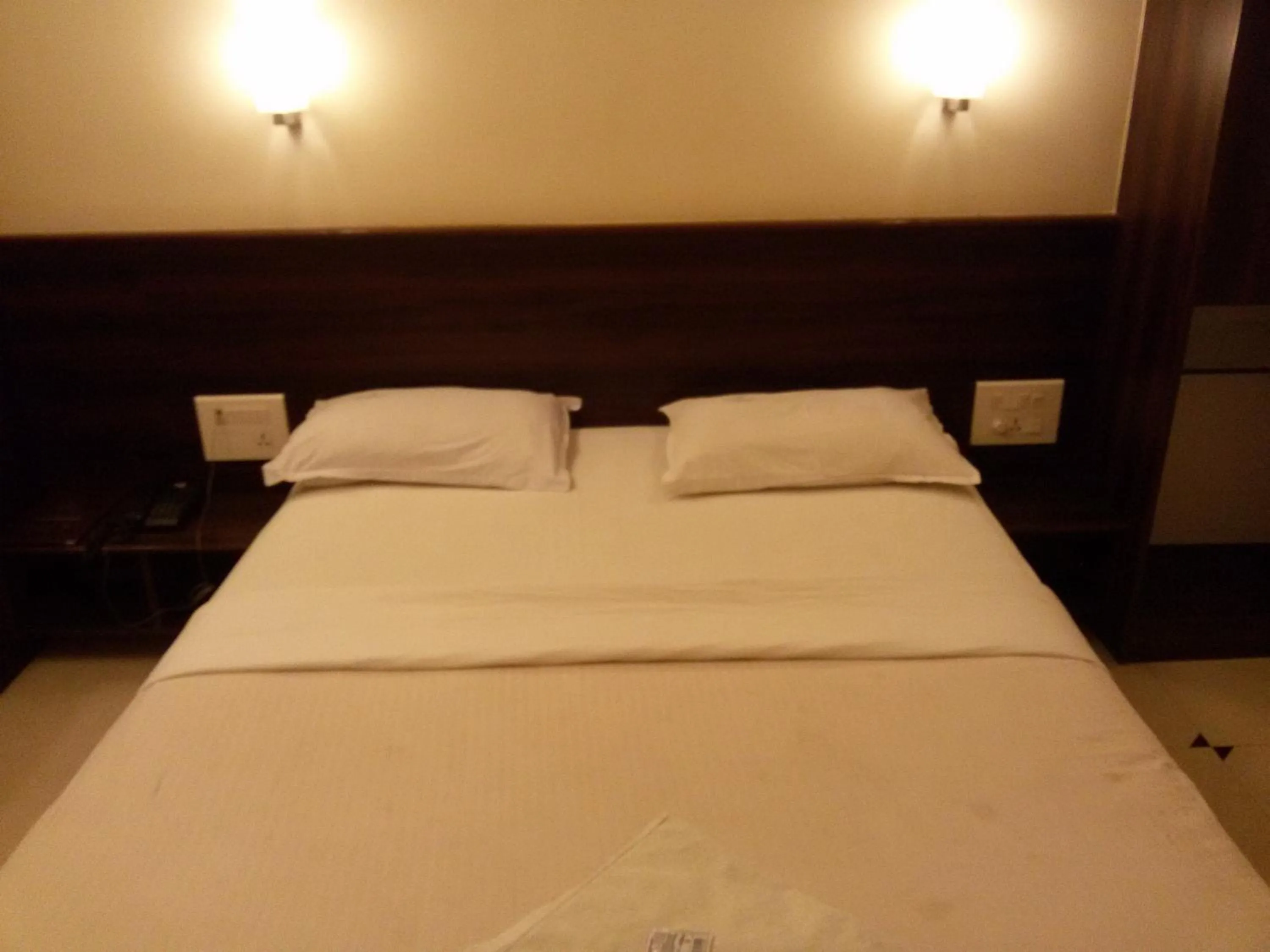 Bedroom, Bed in Hotel GreenLand-Elegant