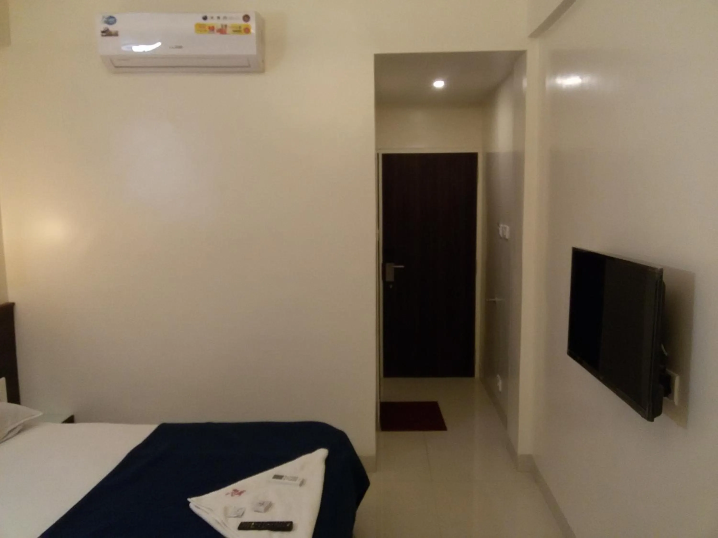 Bedroom, Bed in Hotel GreenLand-Elegant