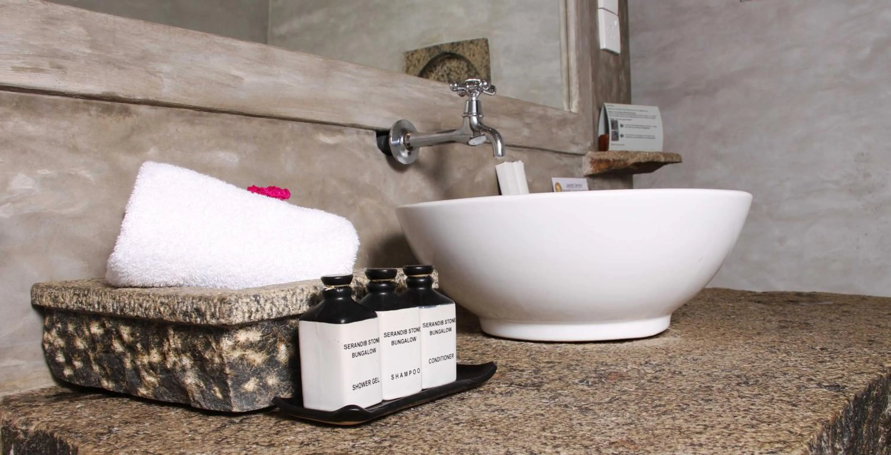 Bathroom in Serendip Stone Hotel and Bungalow