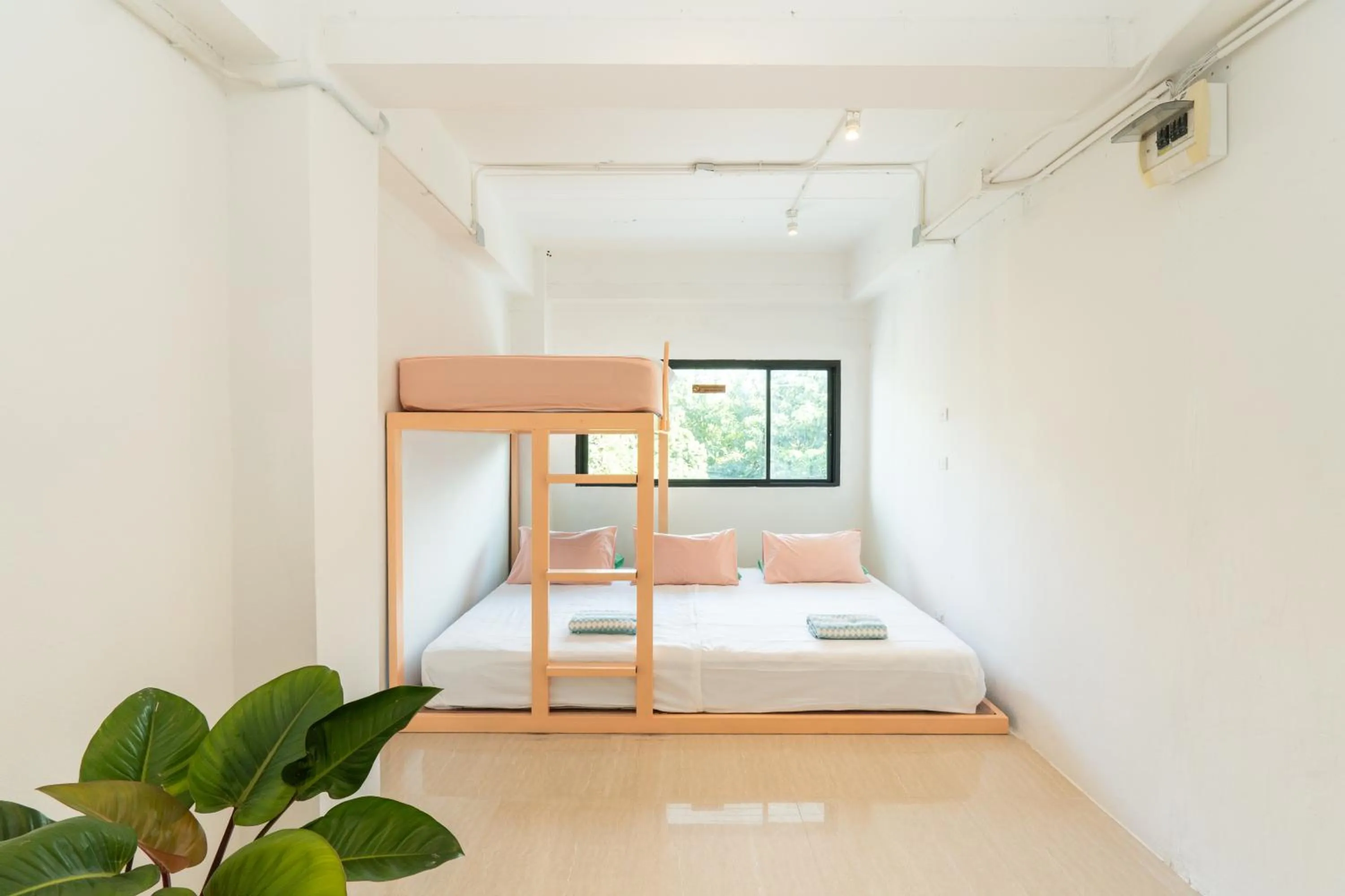 Bed in Easy Sunday Khaosan Bangkok