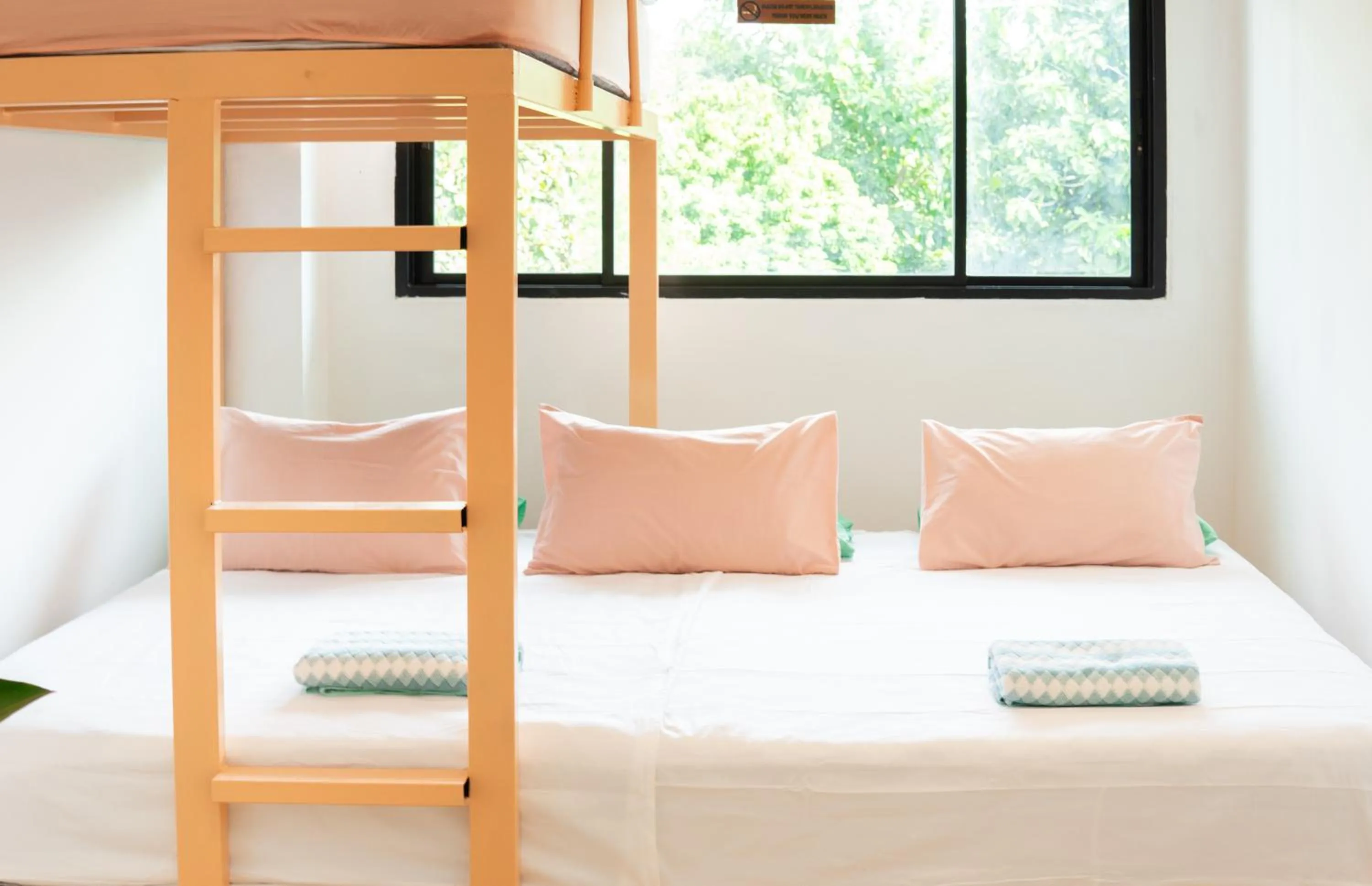 Bed in Easy Sunday Khaosan Bangkok