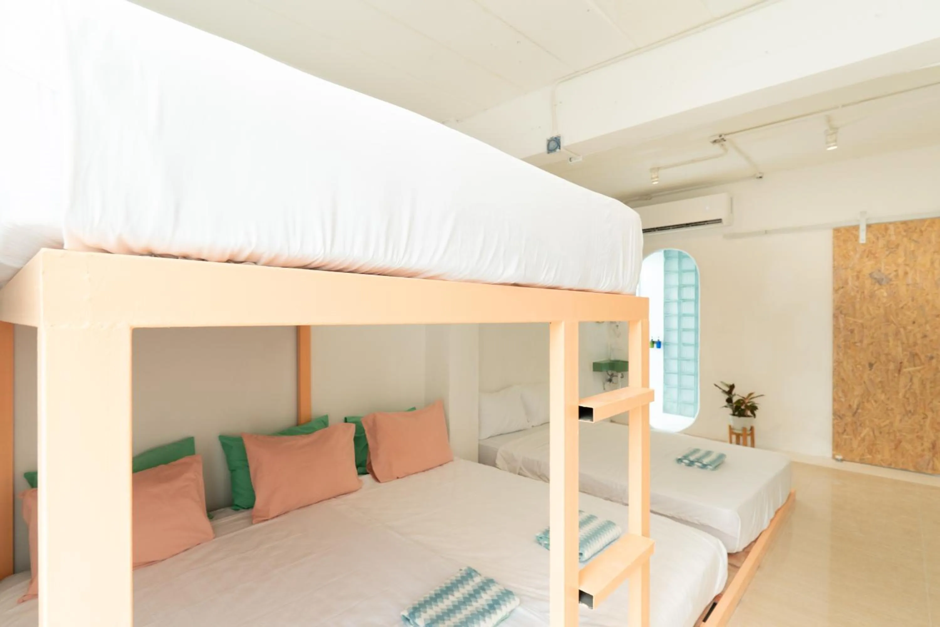 Bed in Easy Sunday Khaosan Bangkok