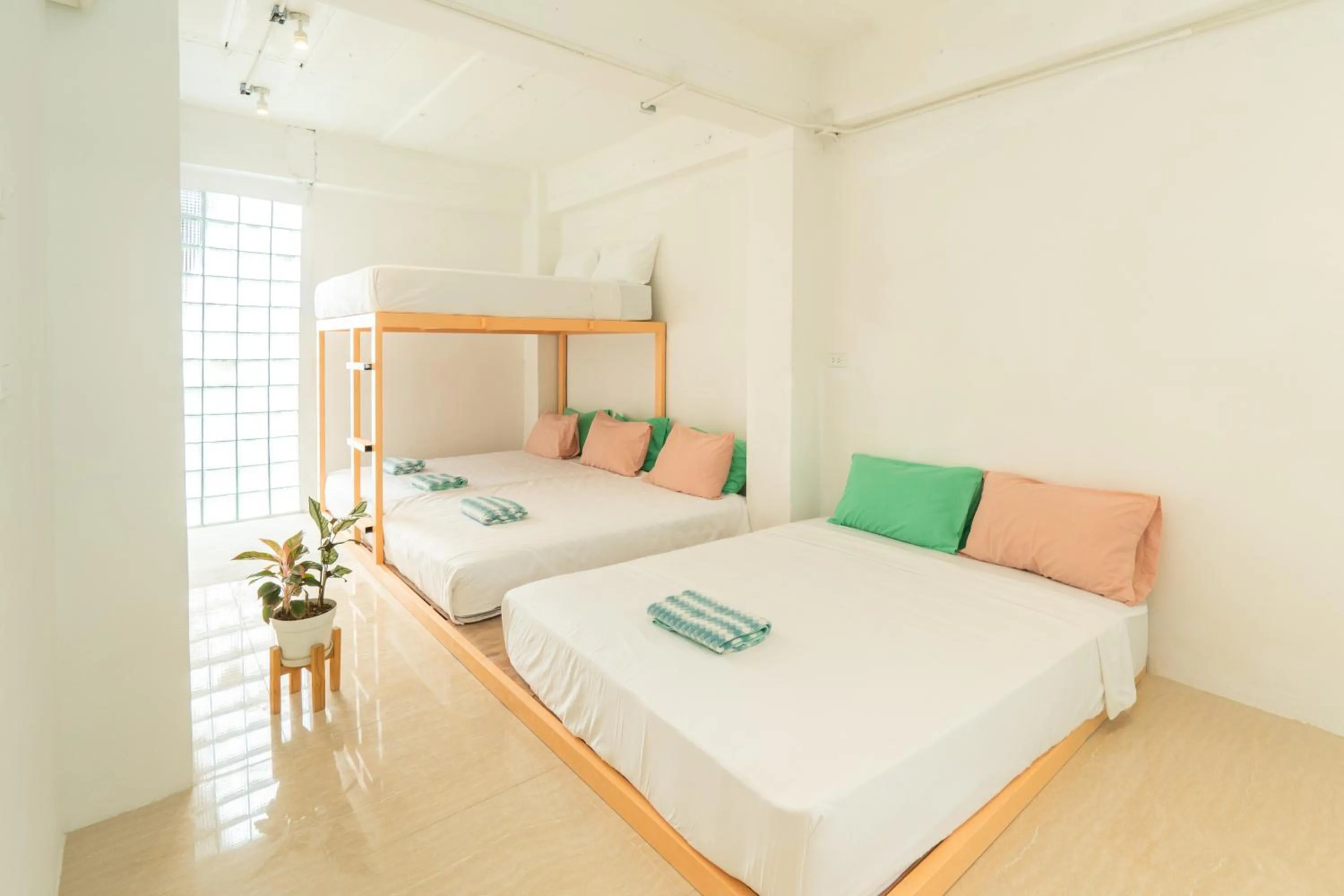 Bed in Easy Sunday Khaosan Bangkok