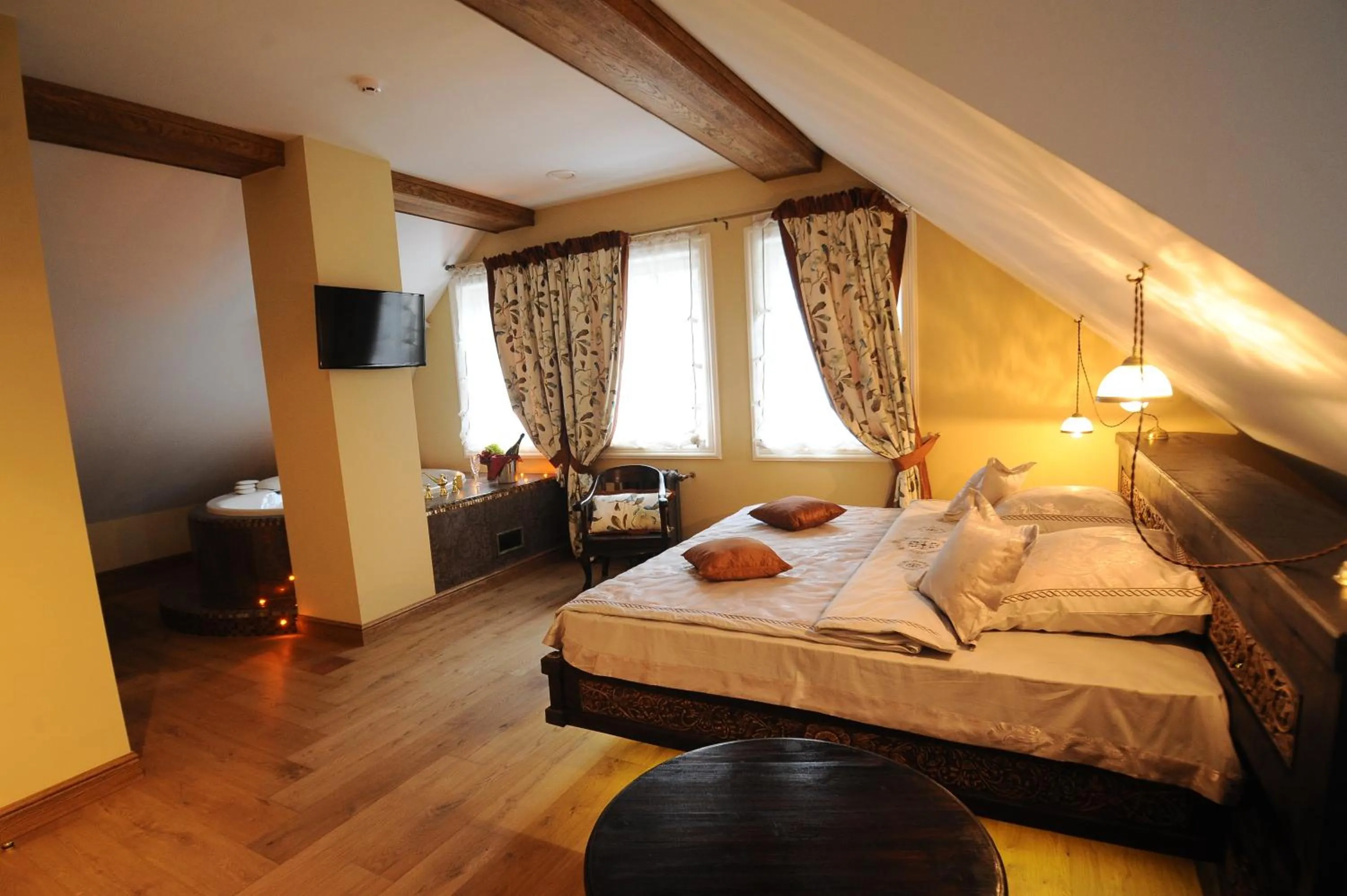 Photo of the whole room, Bed in Argo Trakai