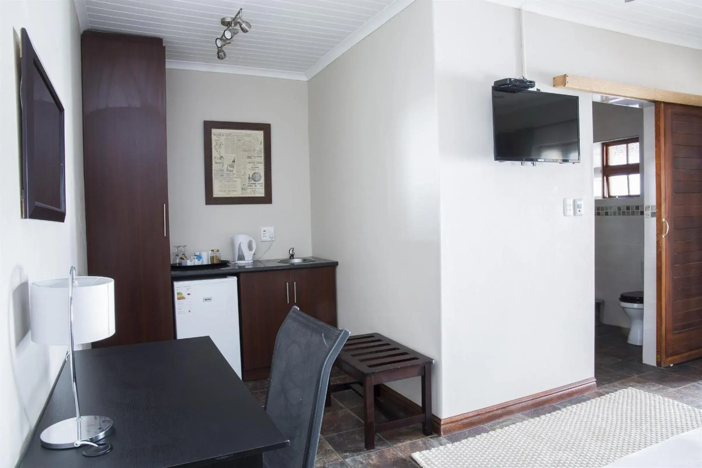 One-Bedroom Suite in Queen Manor Boutique Guest House One-Bedroom Suite in Queen Manor Boutique Guest House