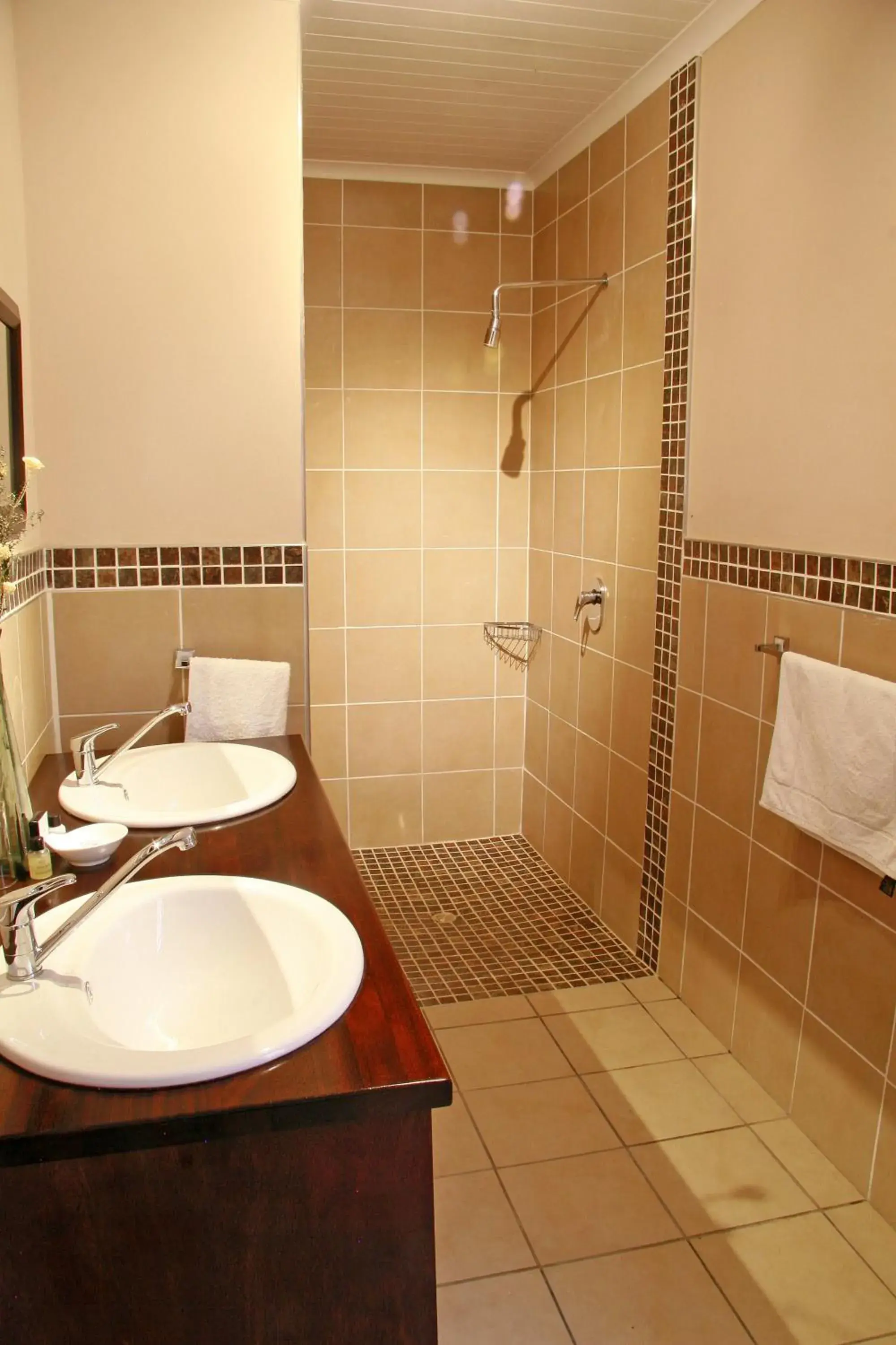 Double Room - Disability Access in Queen Manor Boutique Guest House Double Room - Disability Access in Queen Manor Boutique Guest House