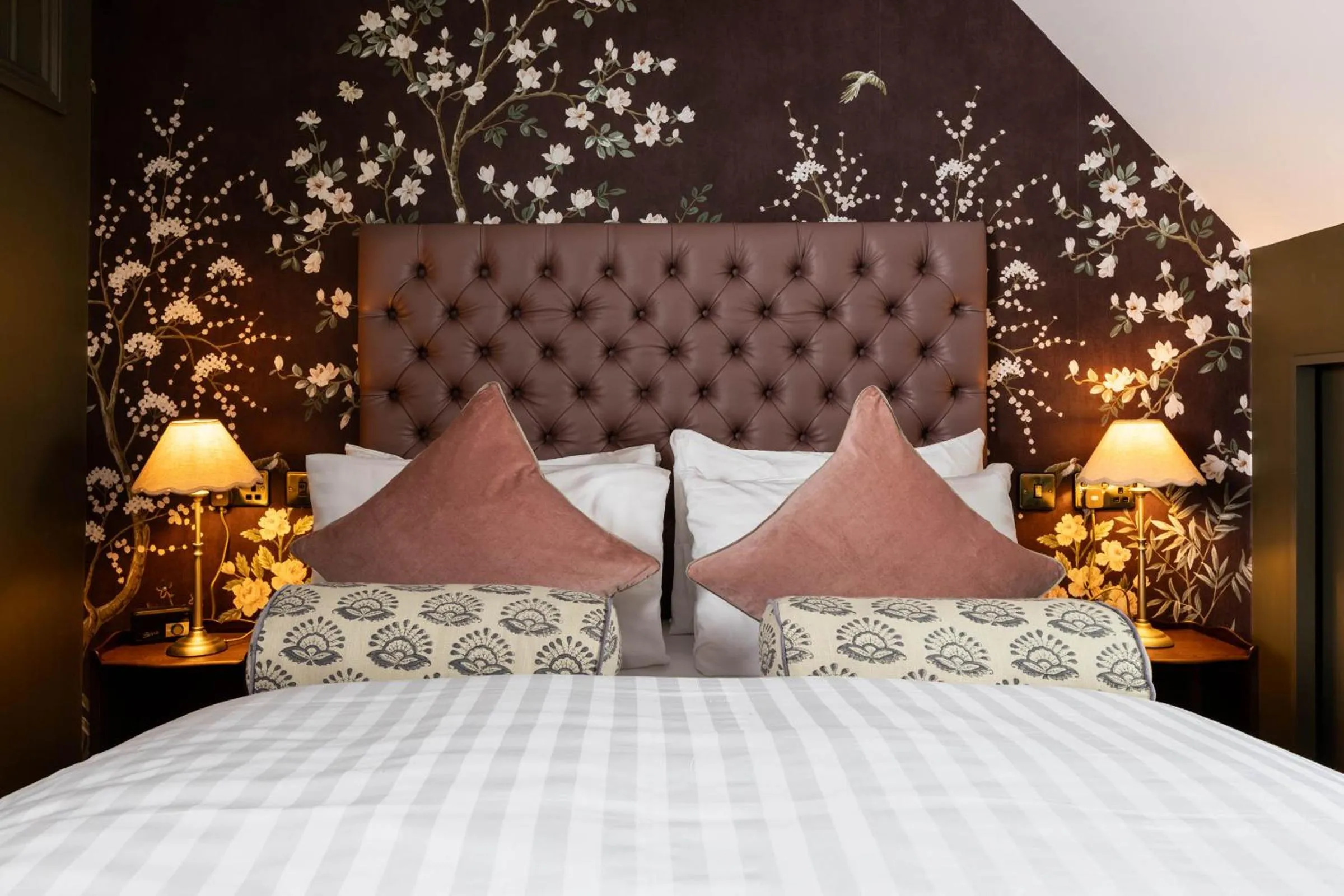 Bedroom, Bed in The Red Lion Hotel