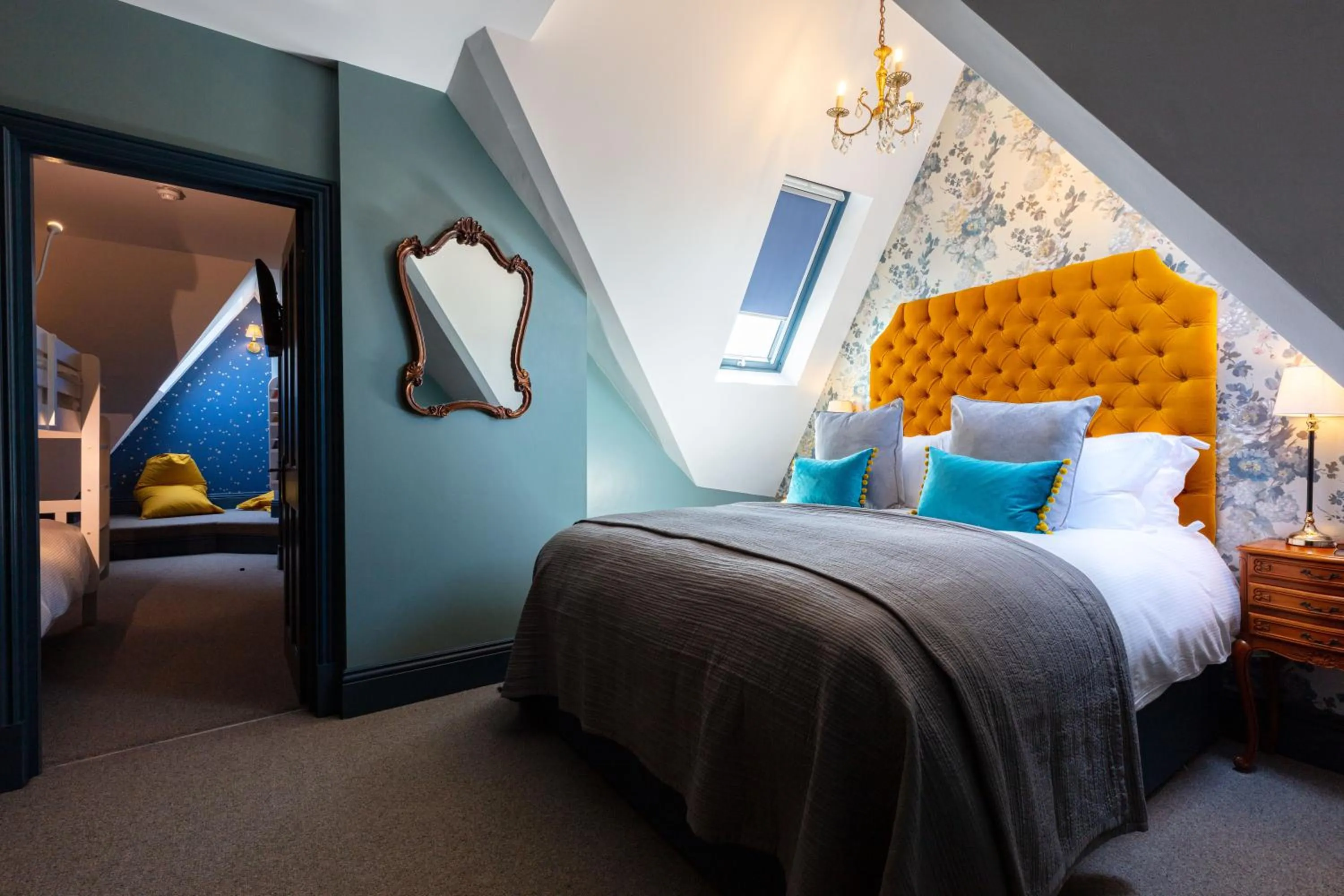 Bedroom, Bed in The Red Lion Hotel