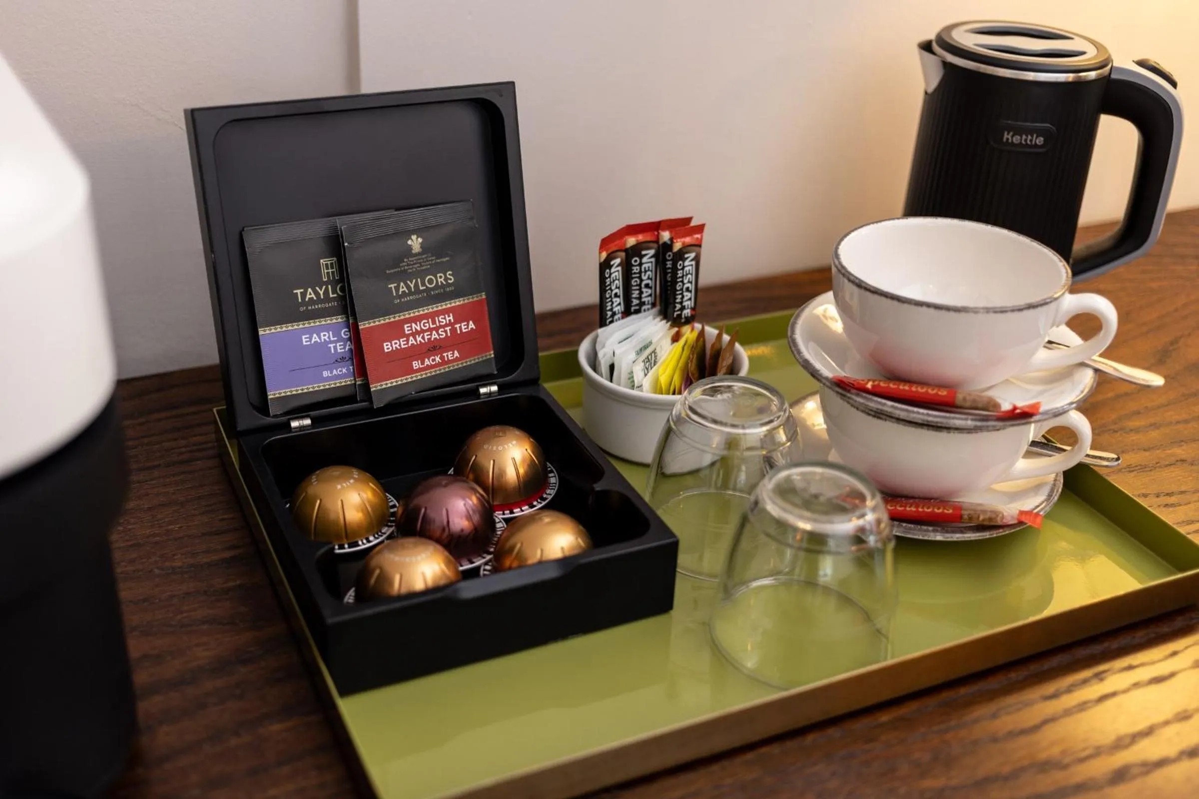 Coffee/tea facilities in The Red Lion Hotel