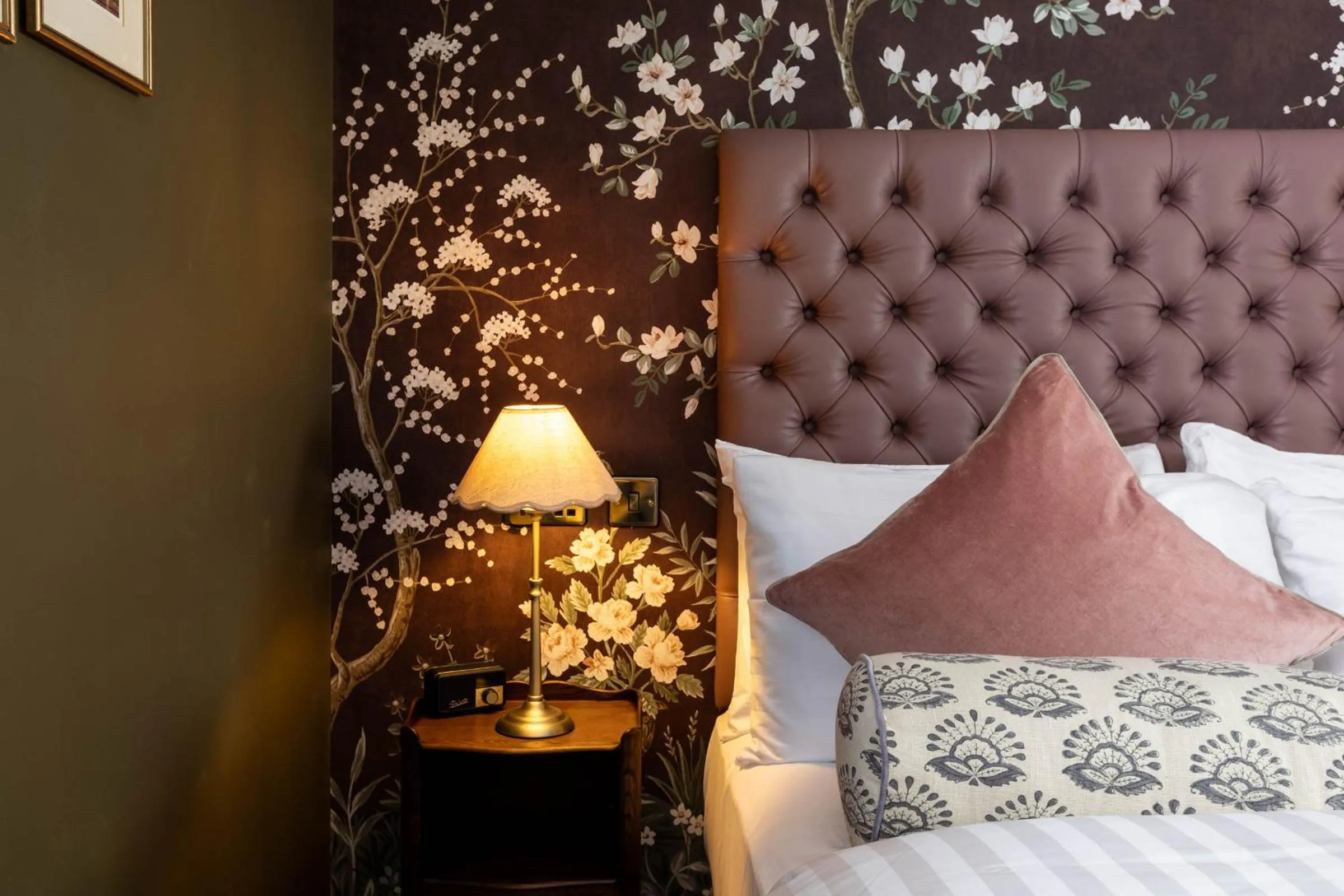 Bedroom, Bed in The Red Lion Hotel