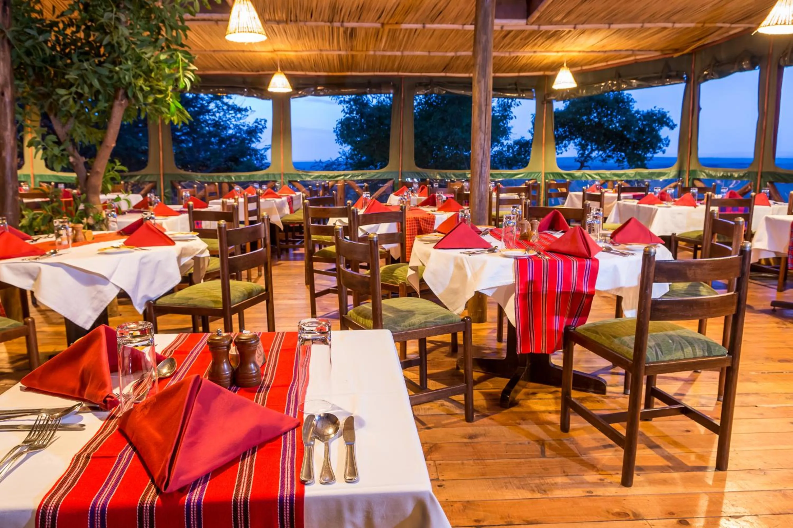 Restaurant/places to eat in Mara Serena Safari Lodge