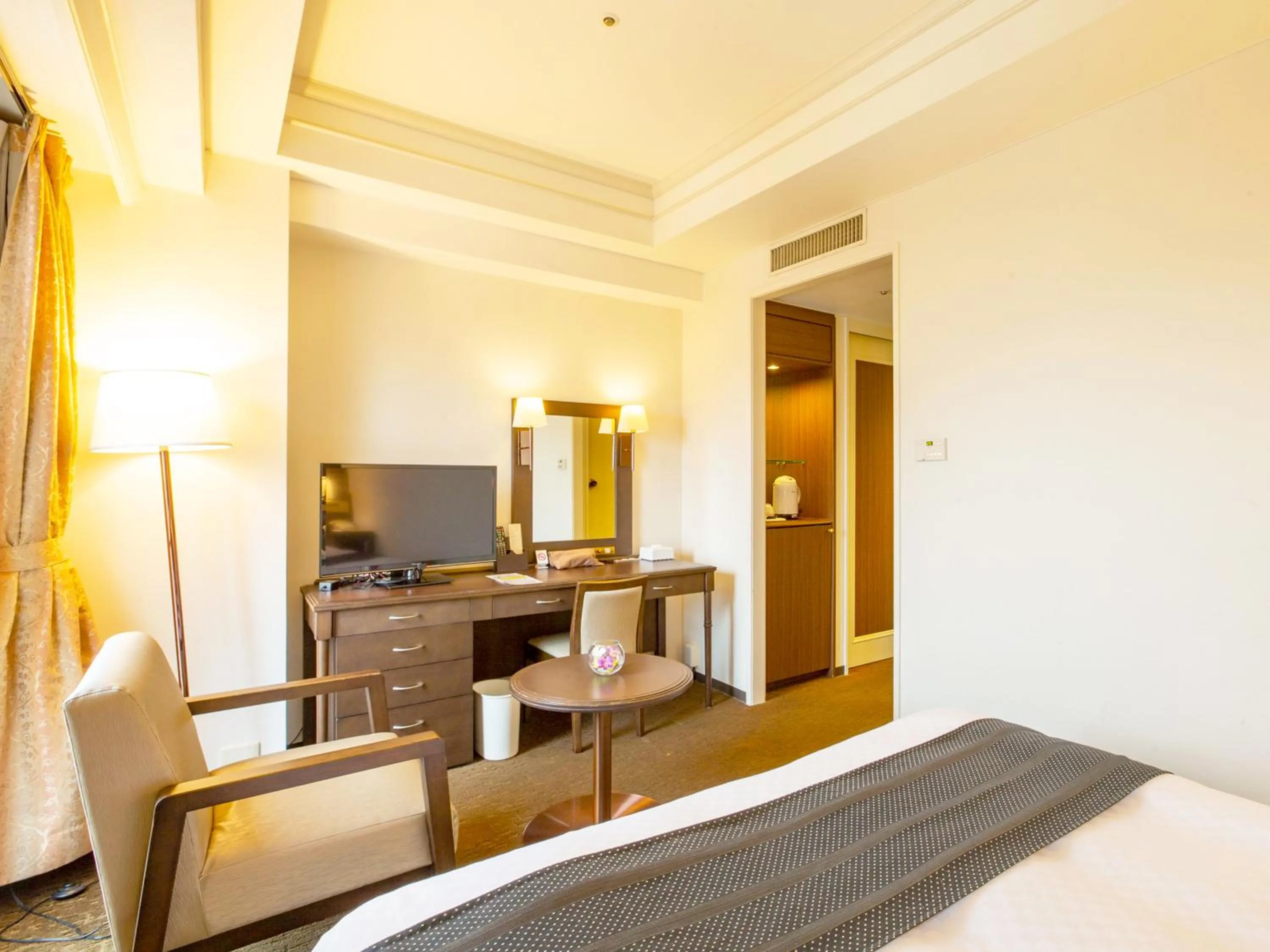 furniture, Bed in Kumamoto Hotel Castle