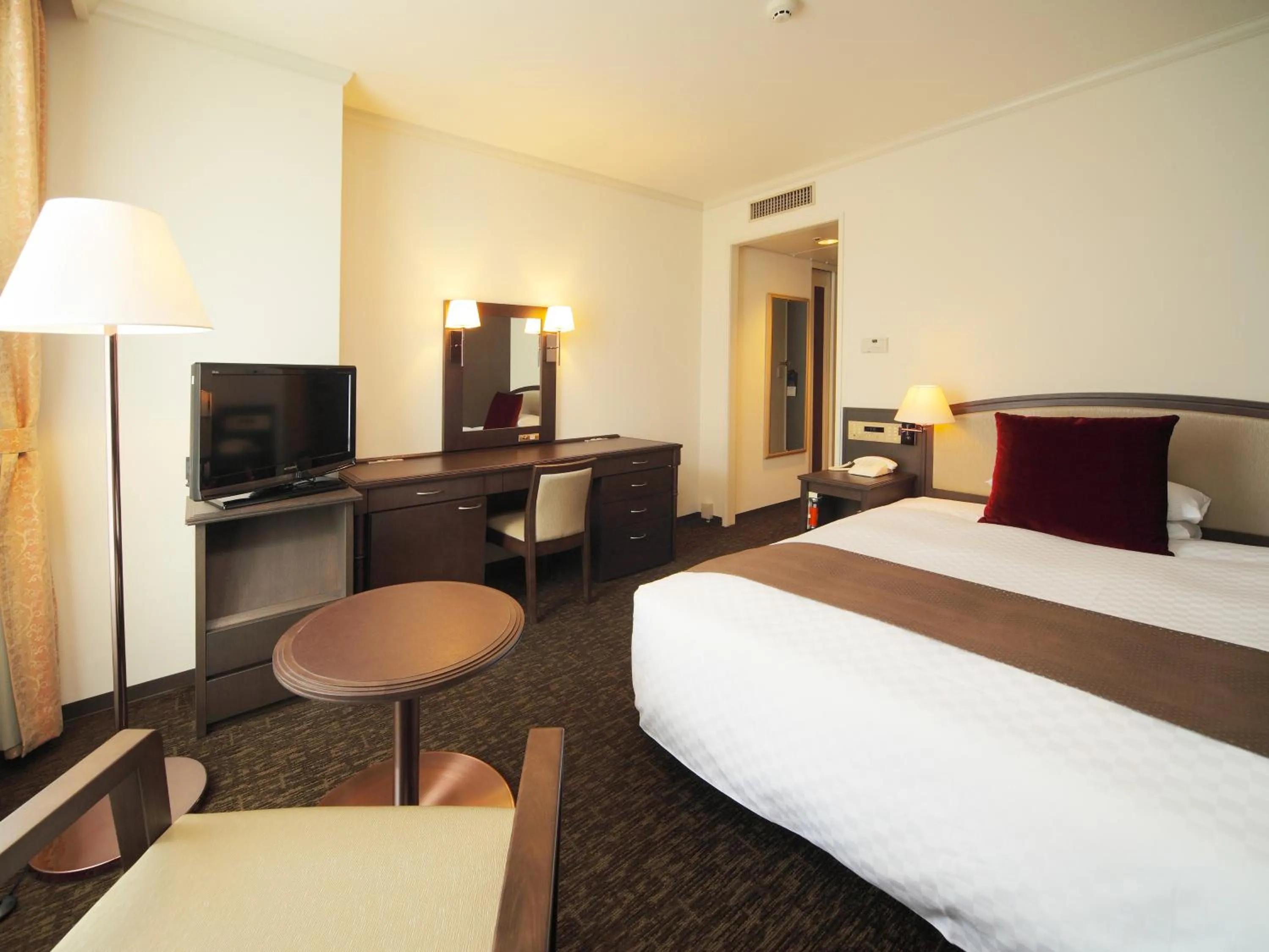 furniture, Bed in Kumamoto Hotel Castle