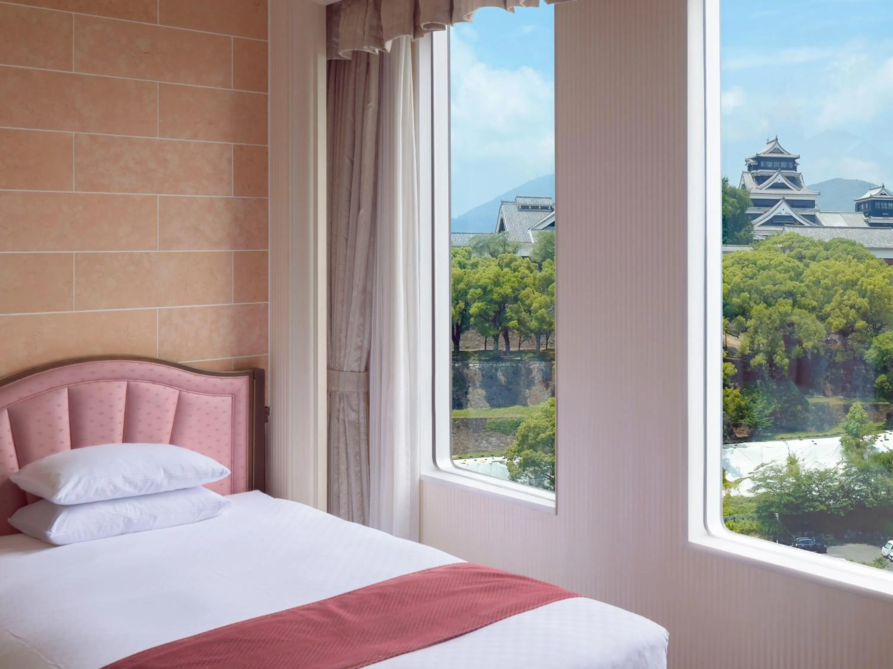 Bedroom, Bed in Kumamoto Hotel Castle