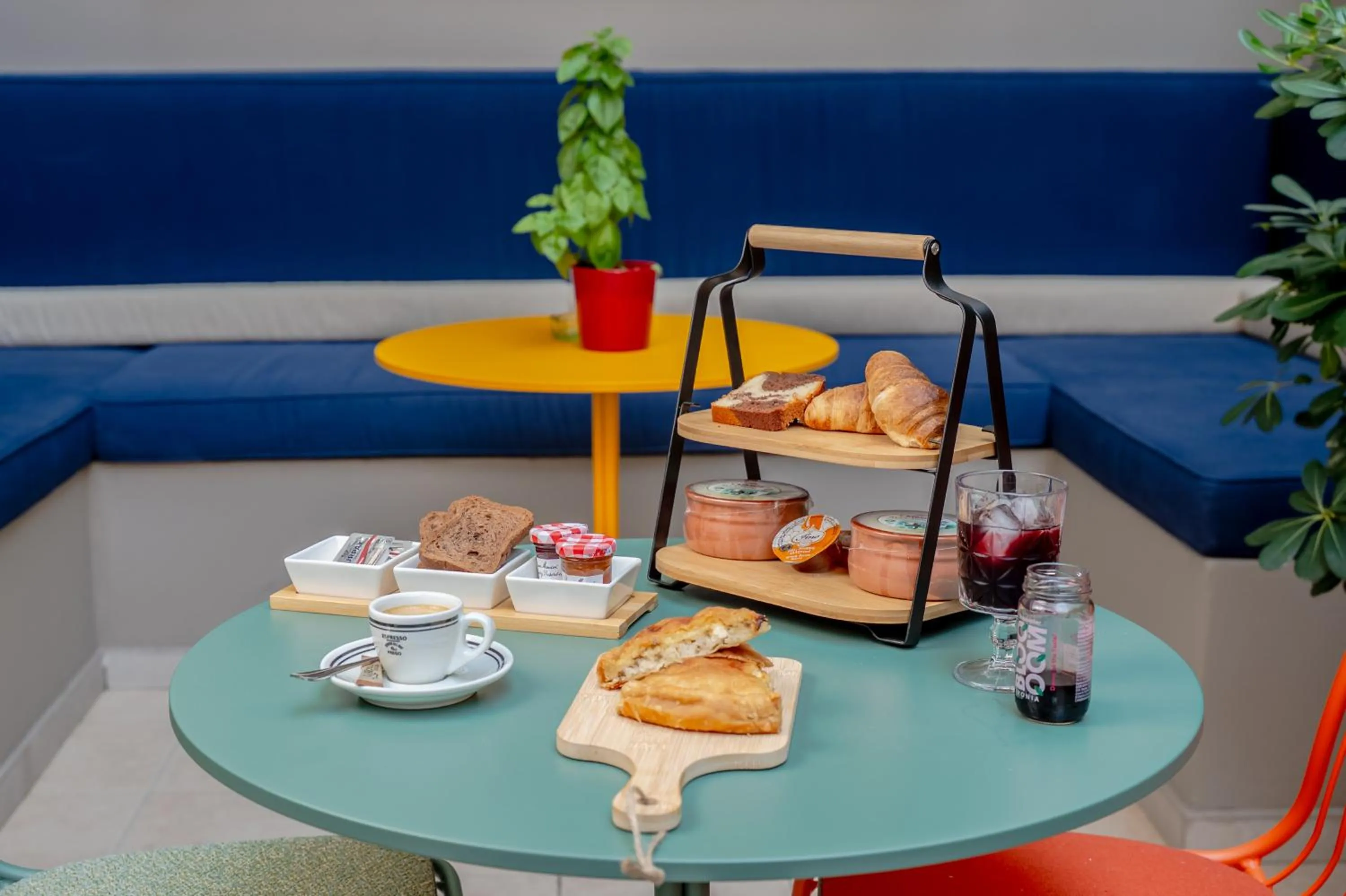 Apeiron Athena Residences