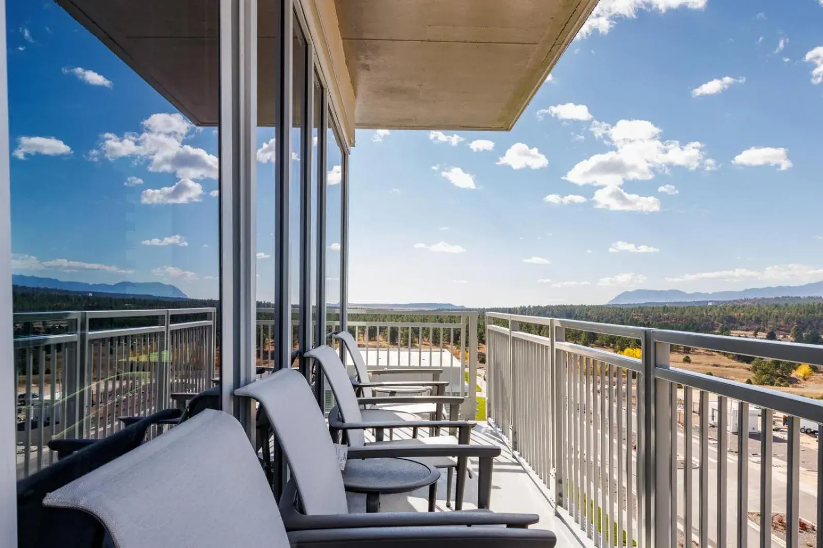 Suite with Balcony in Hotel Polaris Suite with Balcony in Hotel Polaris