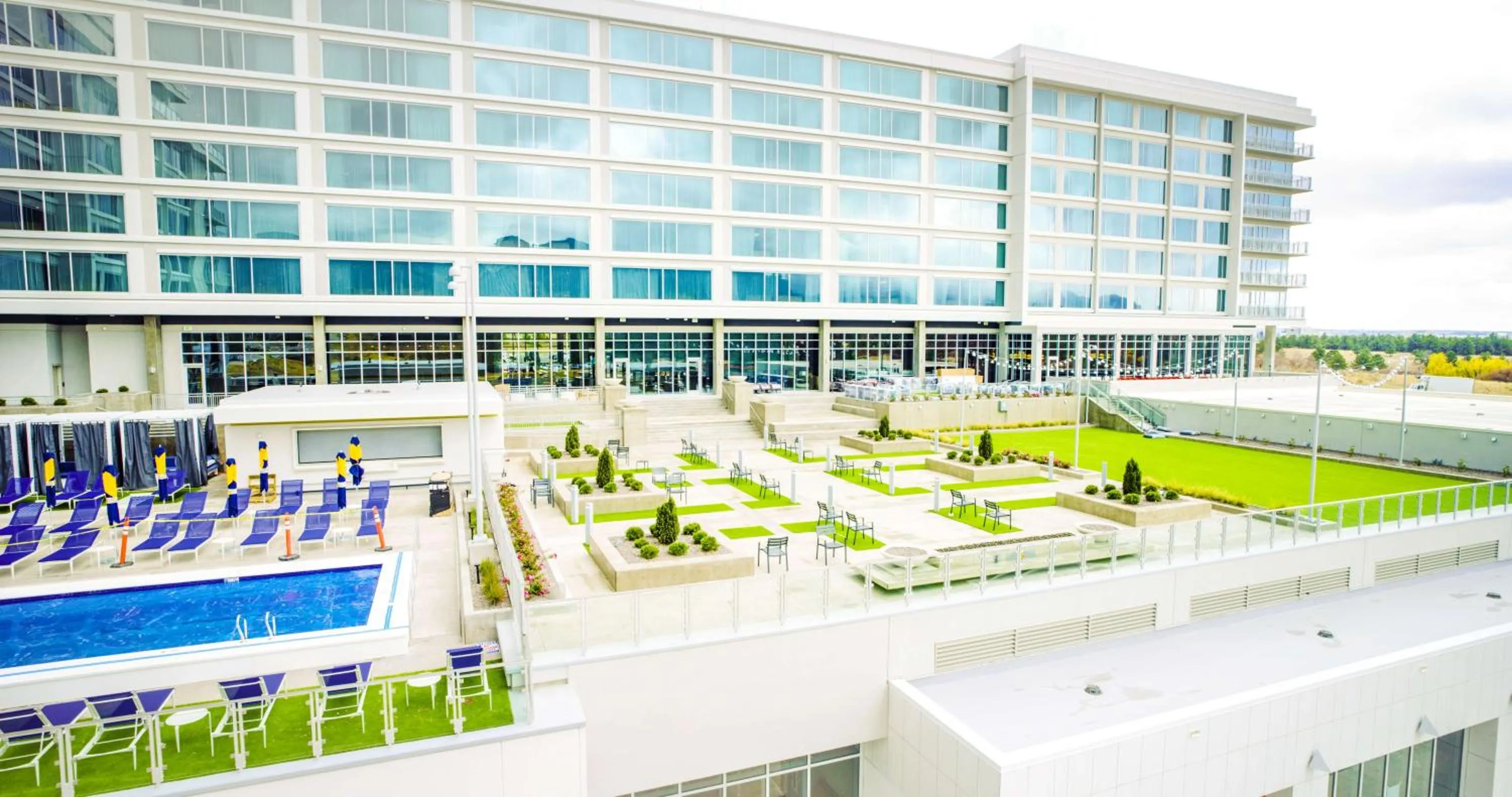 Pool view in Hotel Polaris