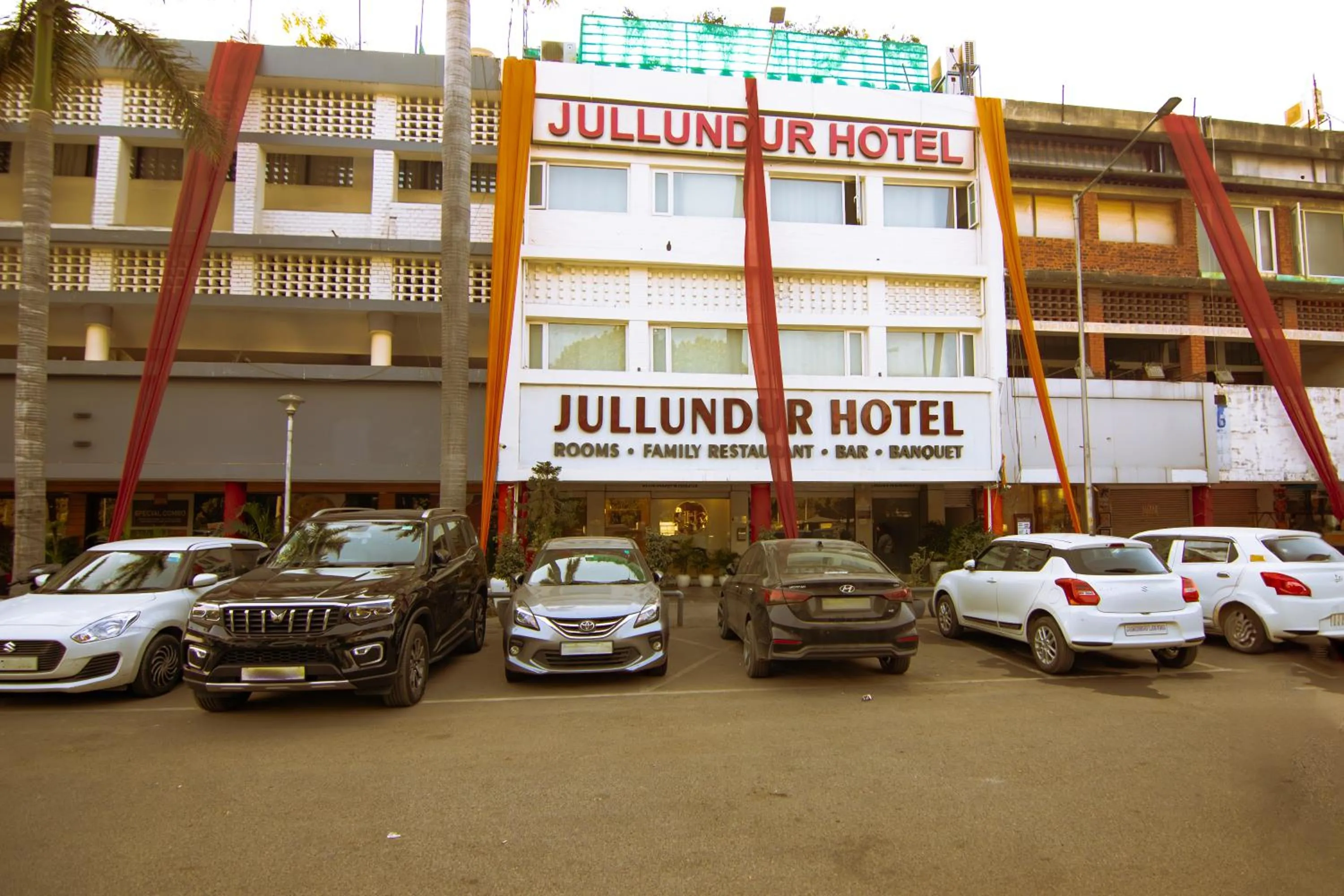 Property building in Jullundur Hotel & Restaurant