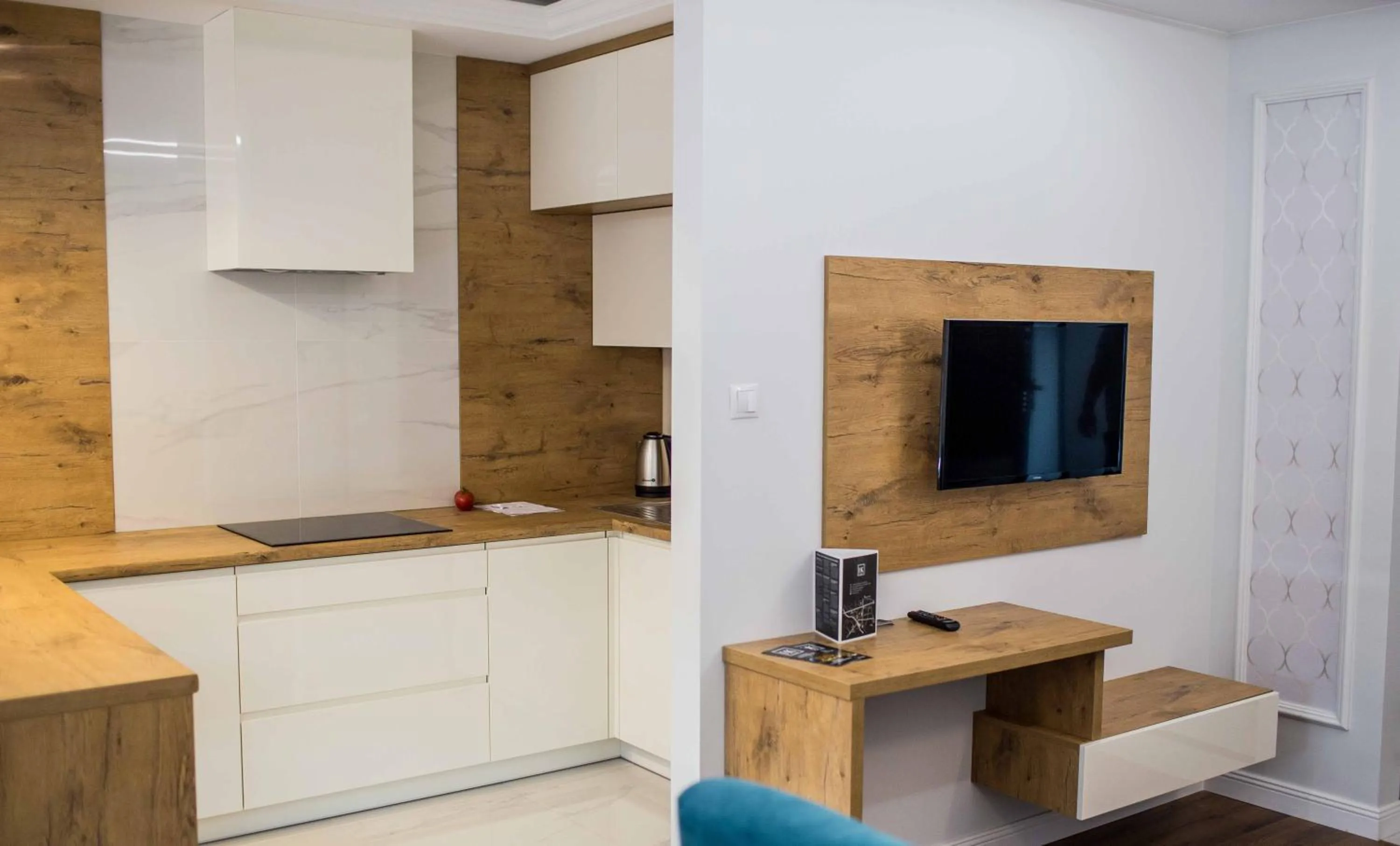 Communal lounge/ TV room in Hotel Kamienica