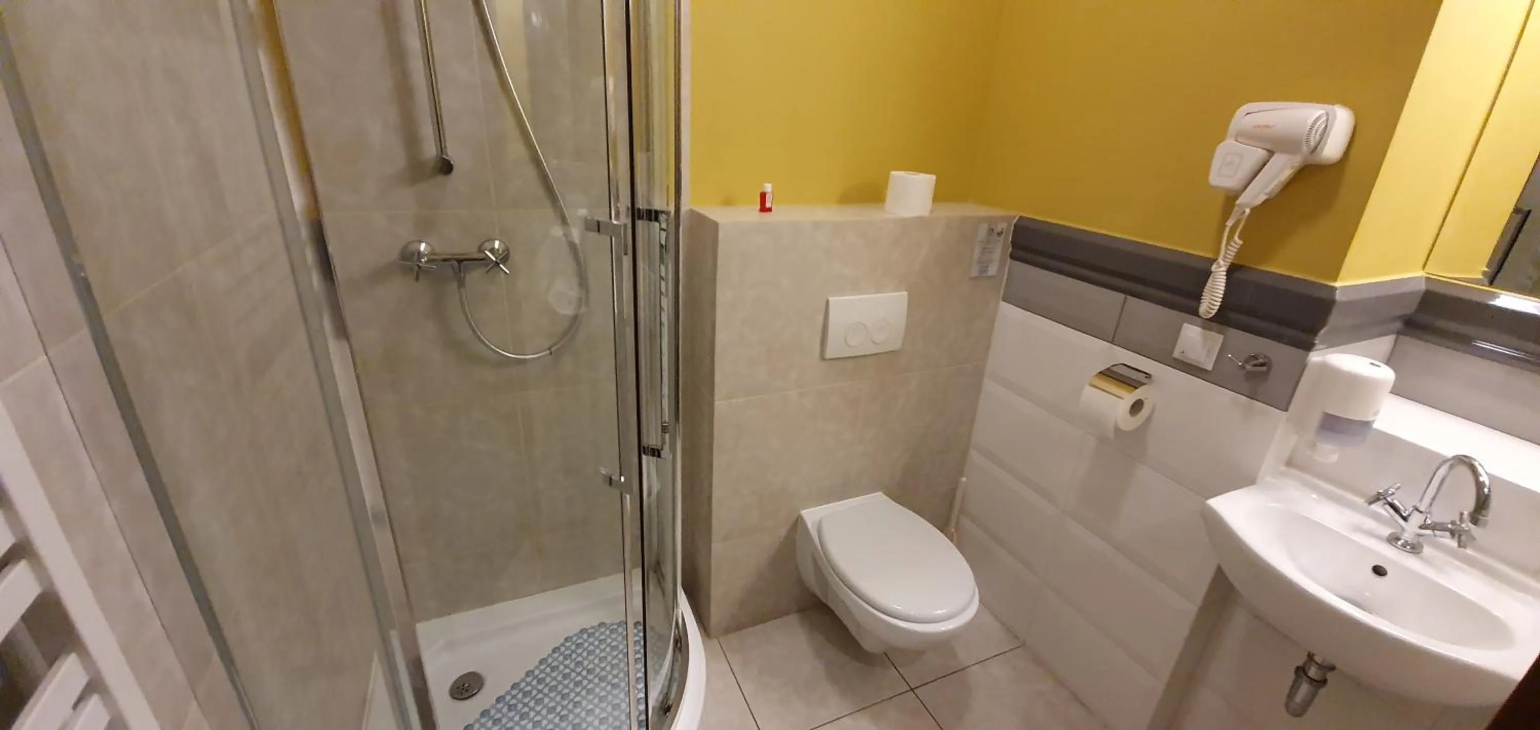 Shower in Hotel Kamienica