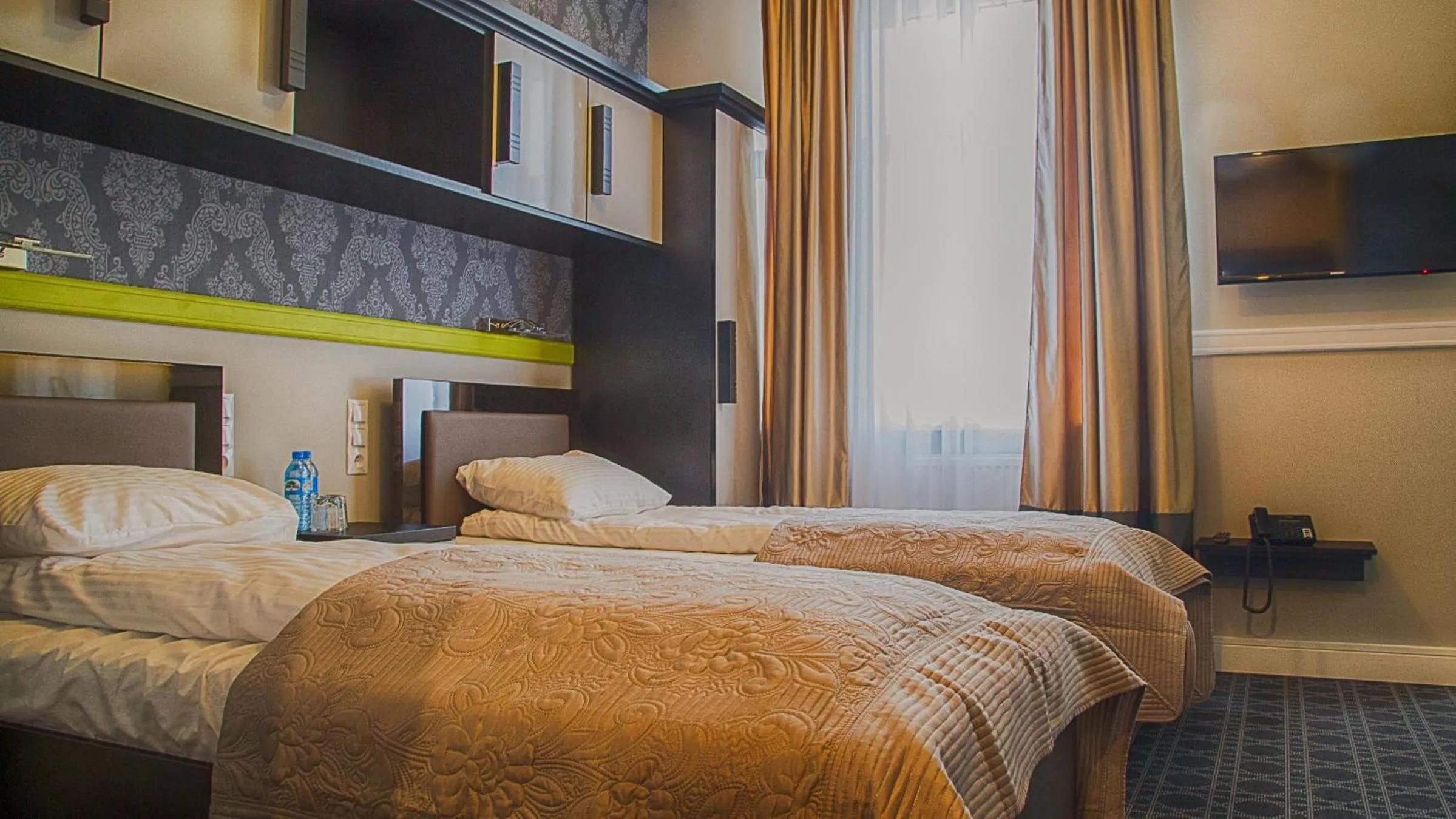 Bed in Hotel Kamienica