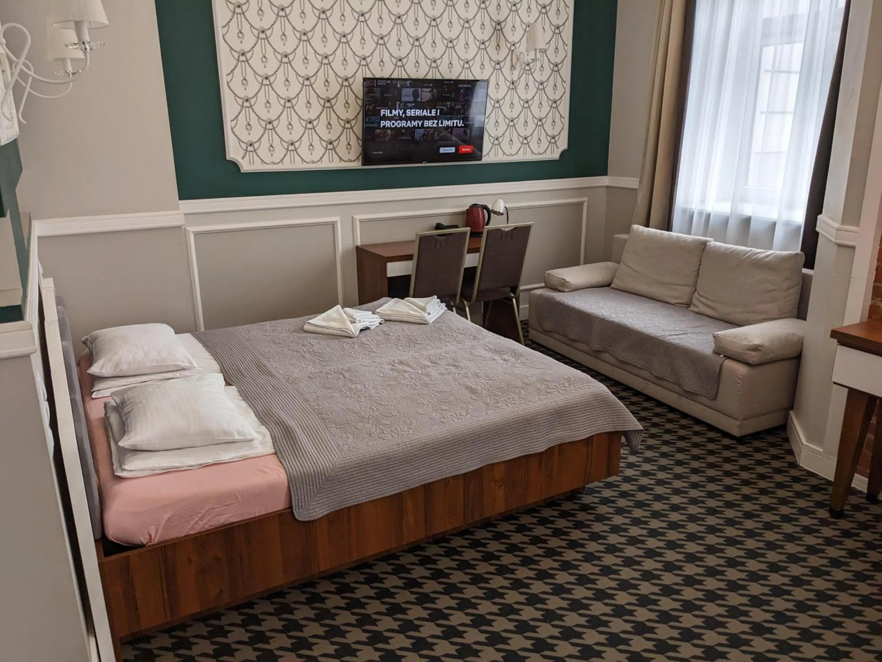 TV and multimedia, Bed in Hotel Kamienica