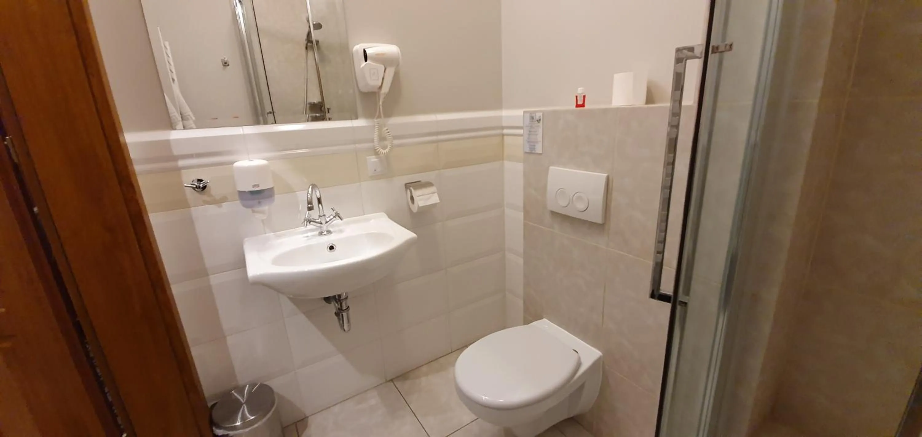 Toilet in Hotel Kamienica