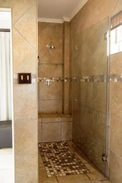 Deluxe King Room with Sea View in The Tides Inn Bed and Breakfast Deluxe King Room with Sea View in The Tides Inn Bed and Breakfast