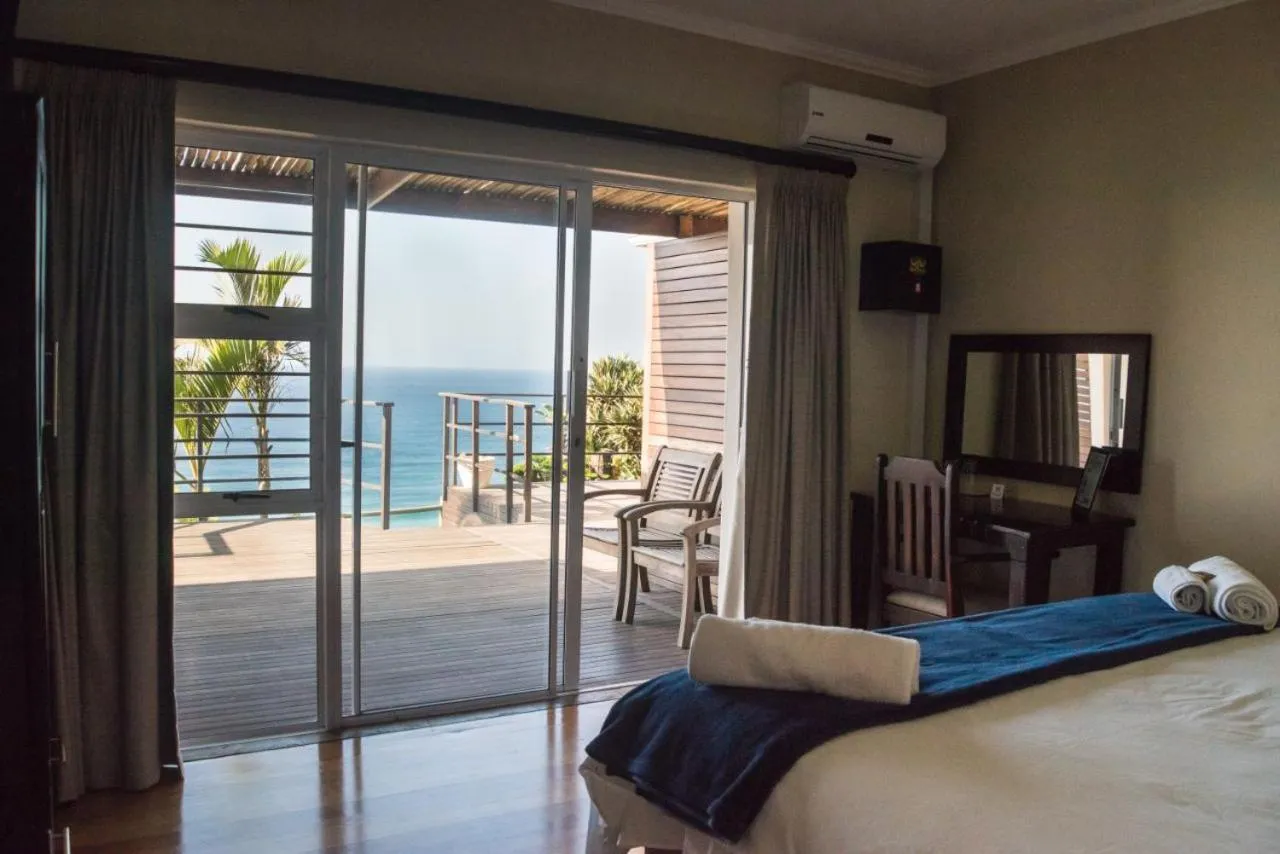 Bed in The Tides Inn Bed and Breakfast