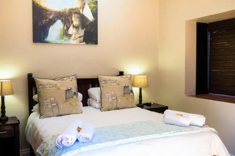 Bed in The Tides Inn Bed and Breakfast