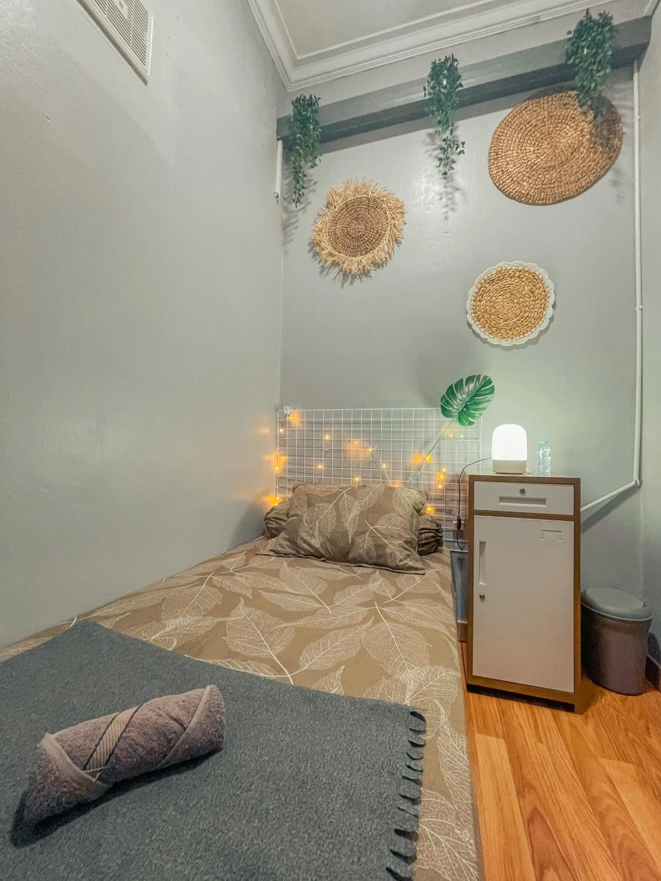 Bedroom, Bed in OstiC House