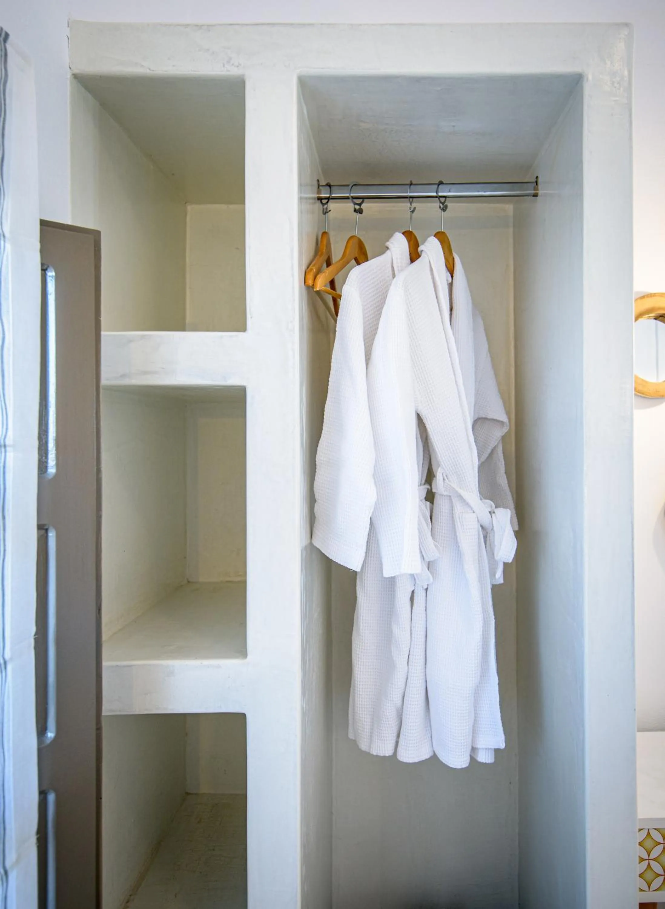 room service in En Plo Boutique Suites