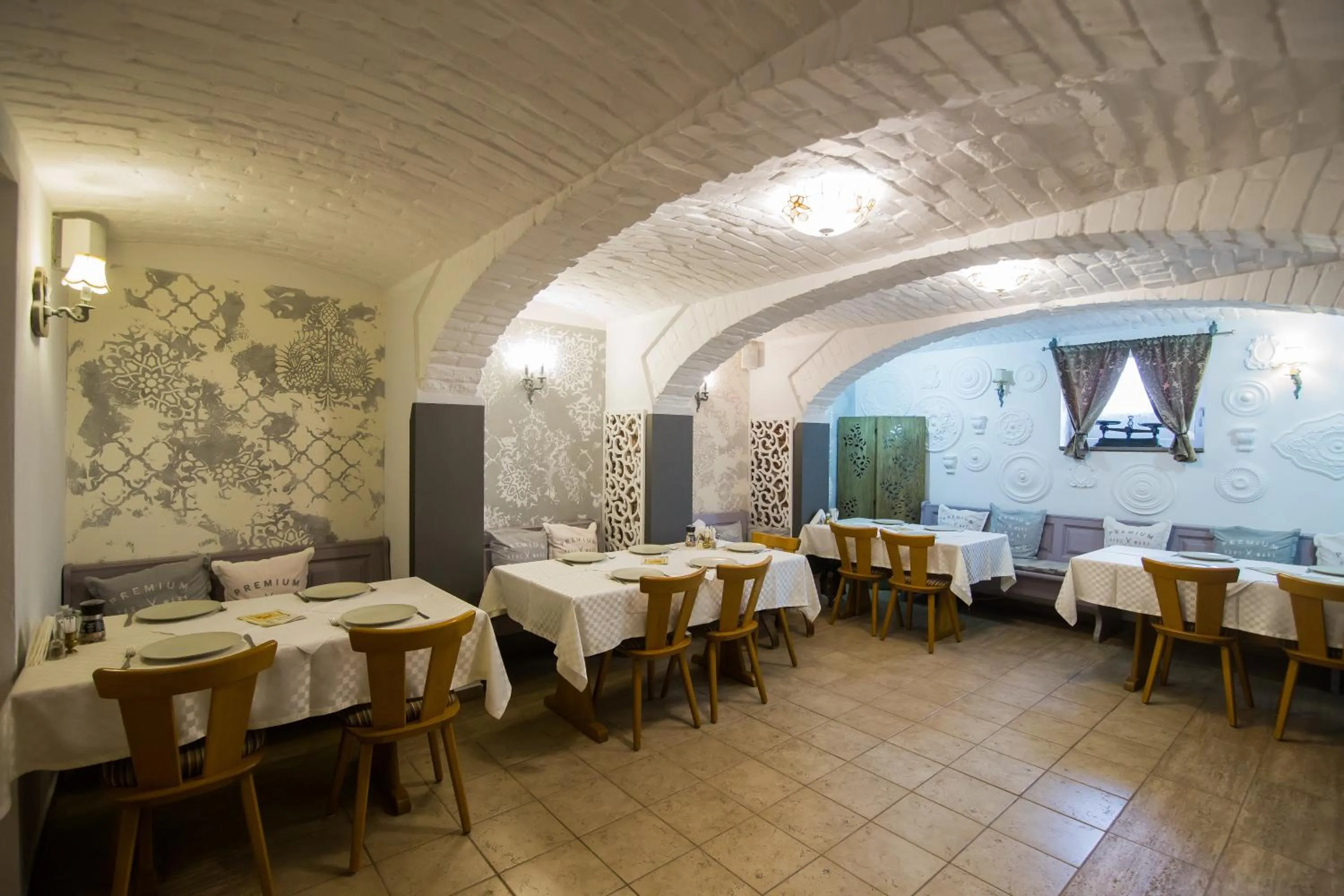 Restaurant/places to eat in Vila Sibiu