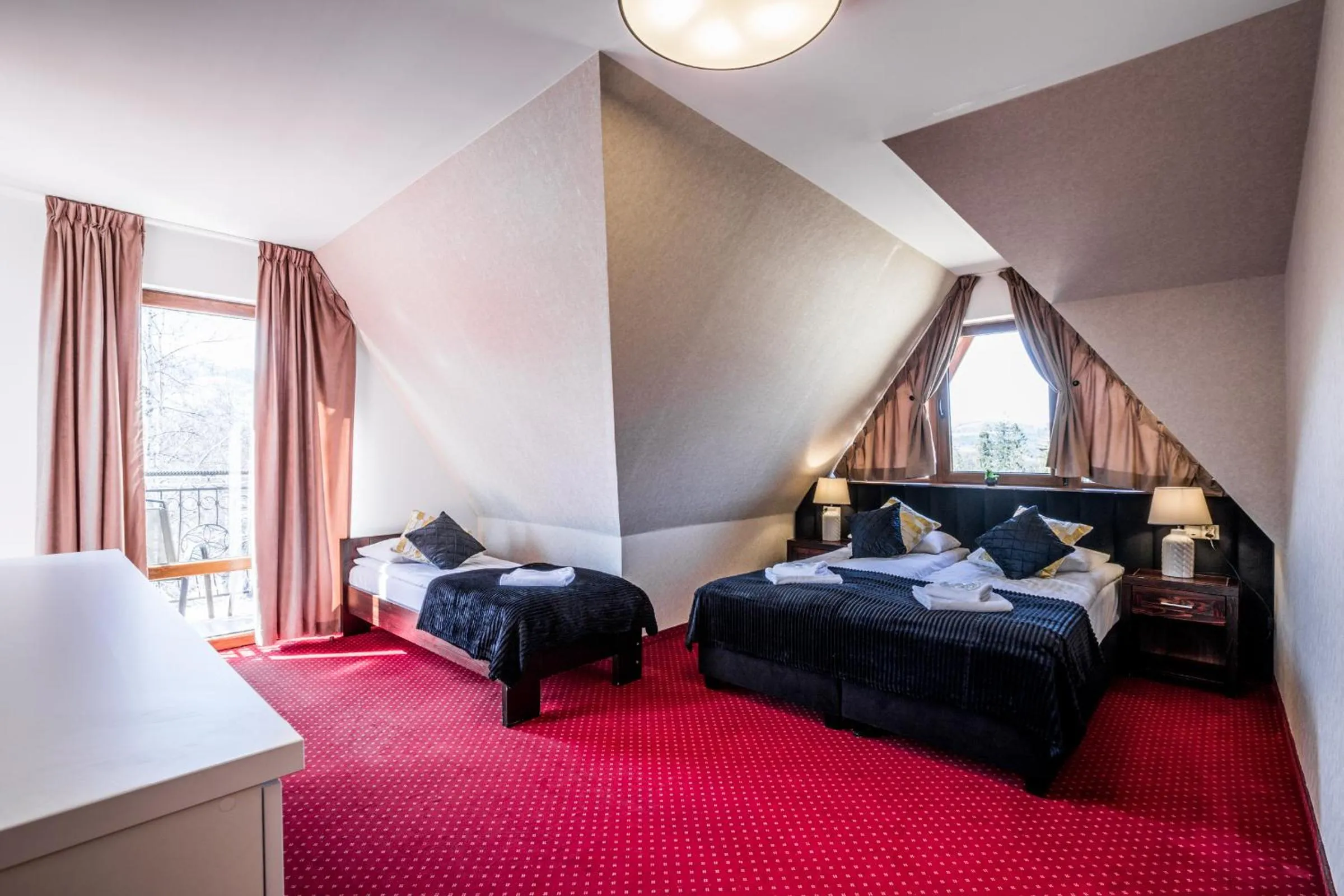 Bed in Dworek pod Giewontem - Jacuzzi & Sauna