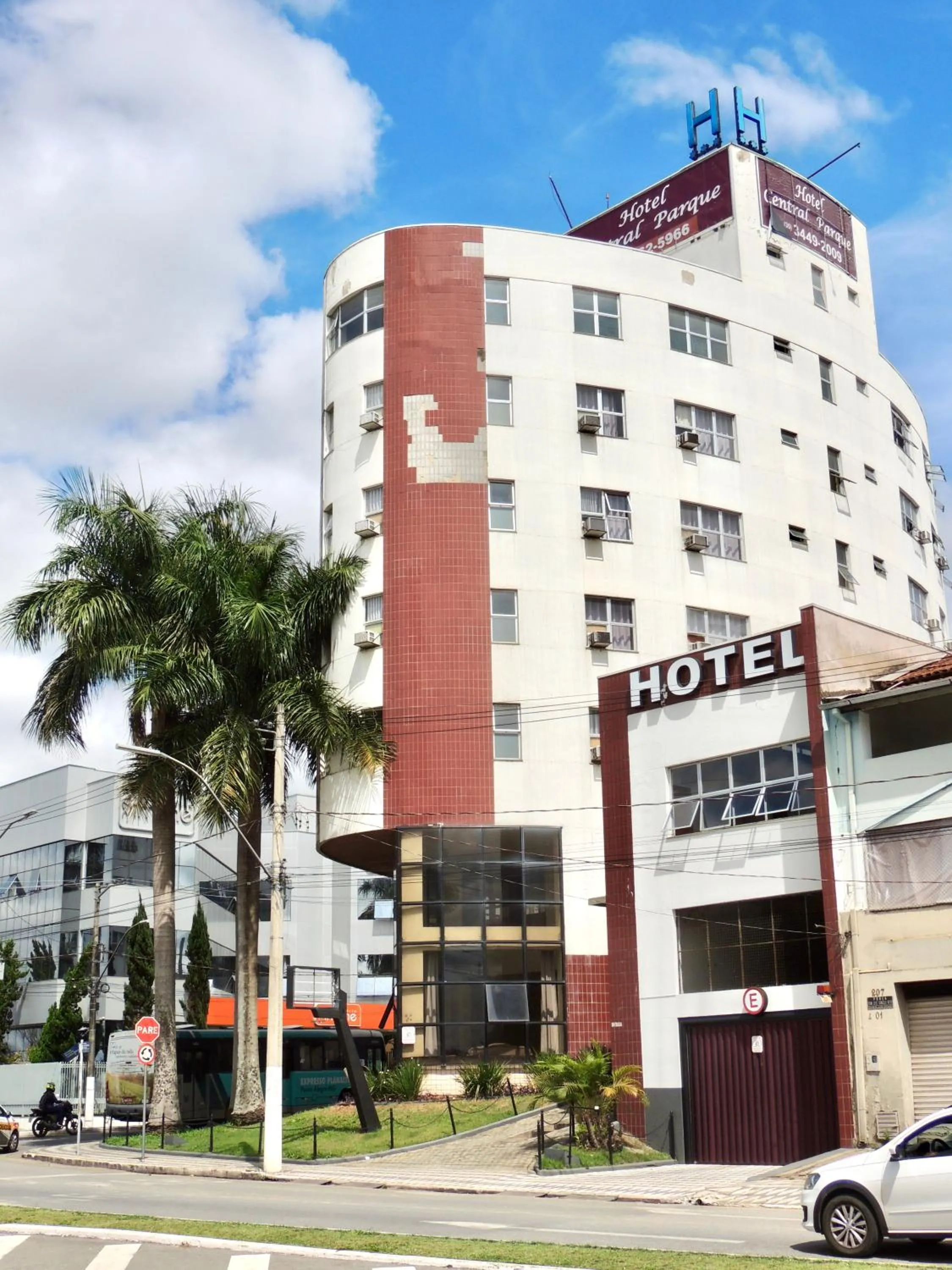Facade/entrance in Pouso Alegre Hotel